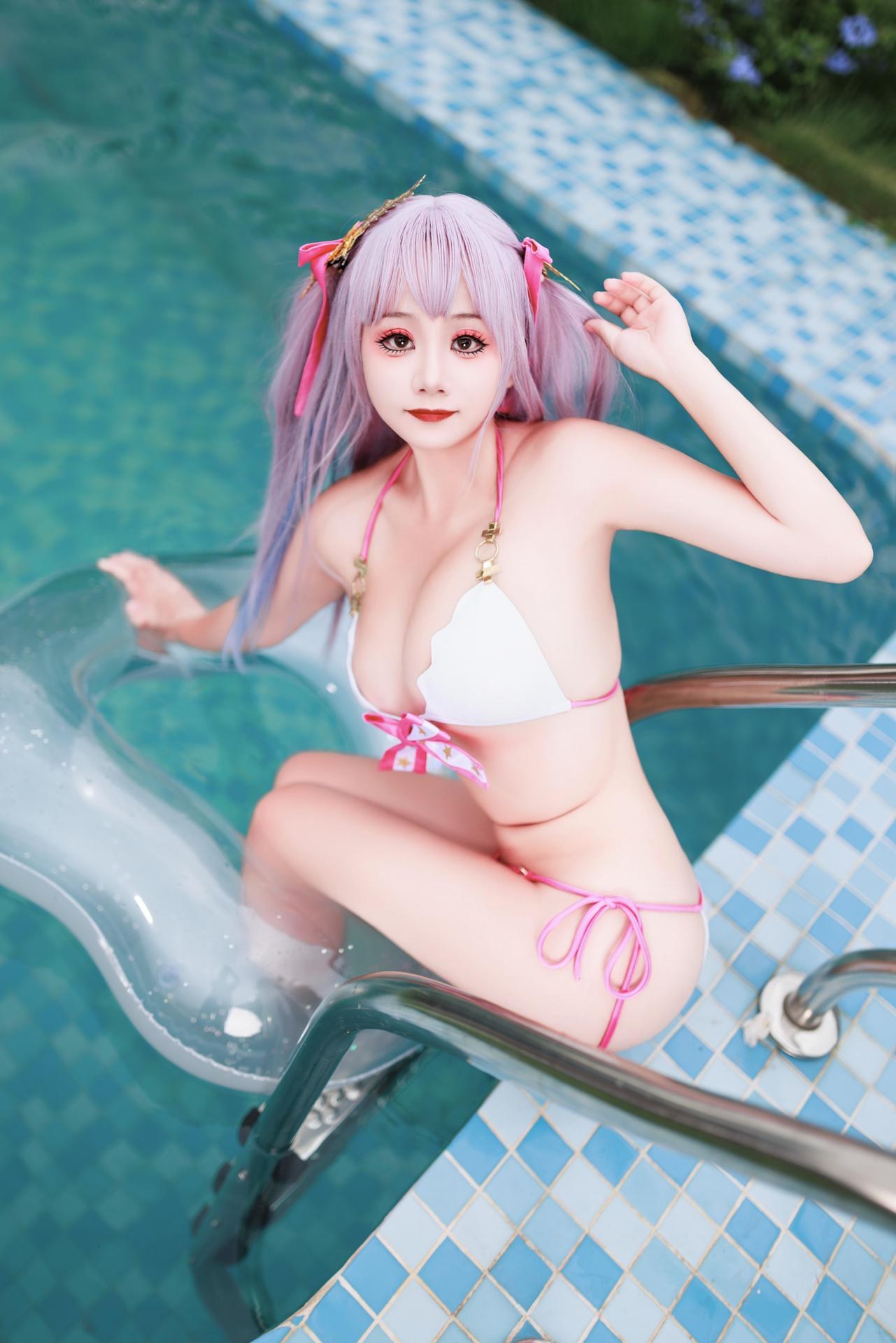 [cosplay] 阿雪雪 - 碧蓝航线 普利茅斯: đồ bơi, chân trắng tất trắng 99P2V