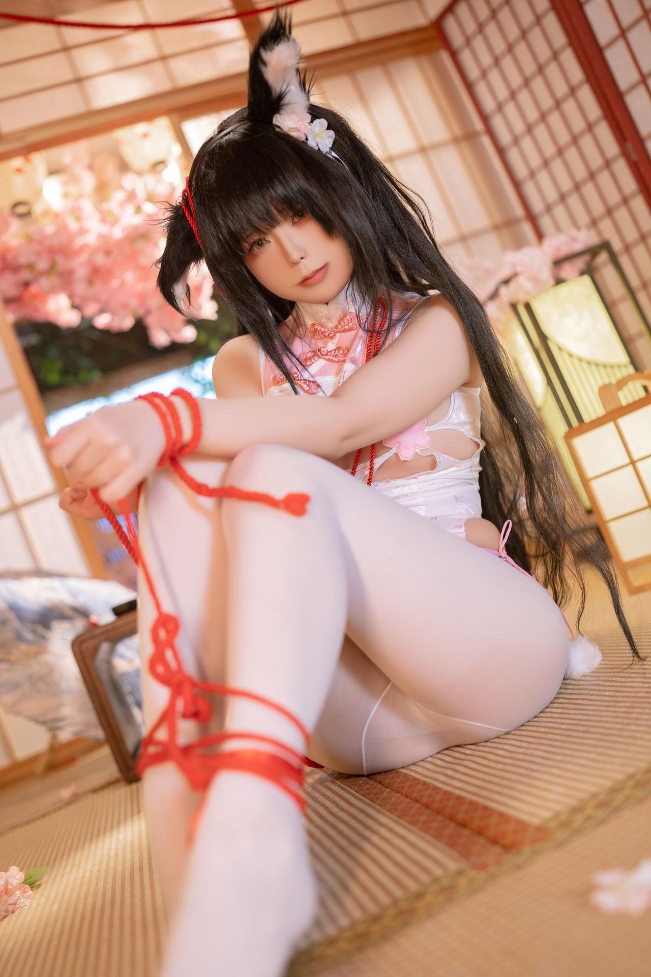 [cosplay] Quan冉有点饿 - Bích Lam Hàng Tuyến Trường Môn: sườn xám đỏ, chân trắng tất trắng 76P1V