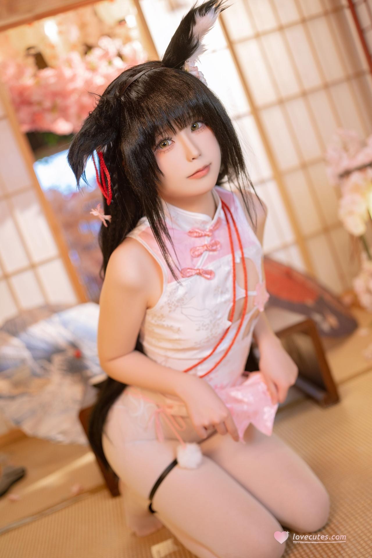 [cosplay] Quan冉有点饿 - Bích Lam Hàng Tuyến Trường Môn: sườn xám đỏ, chân trắng tất trắng 76P1V