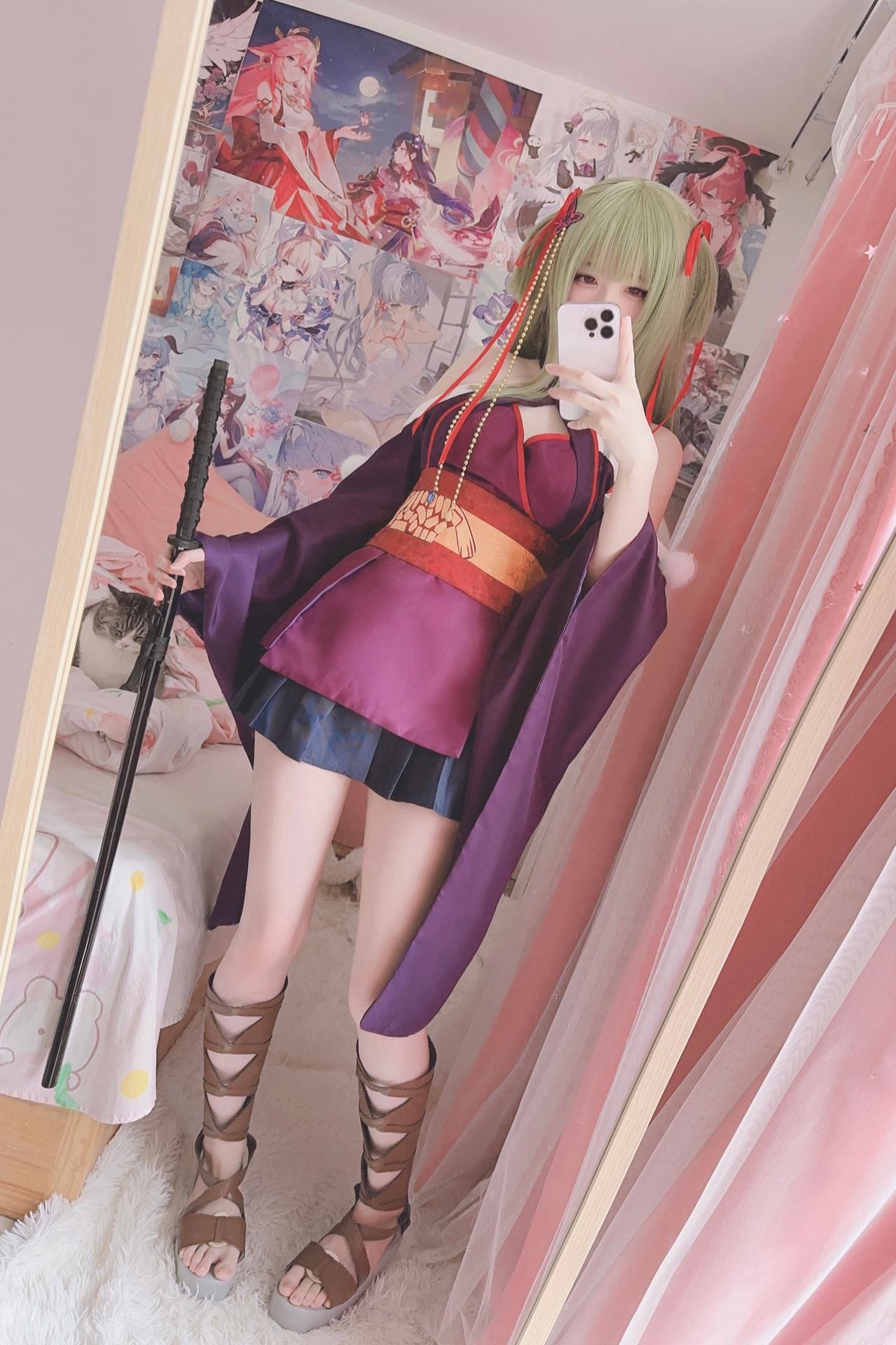[cosplay] 呆呆Misa - Senren Banka Tsunemori: tóc trắng, miko kimono, tất trắng, chân đẹp 17P2V