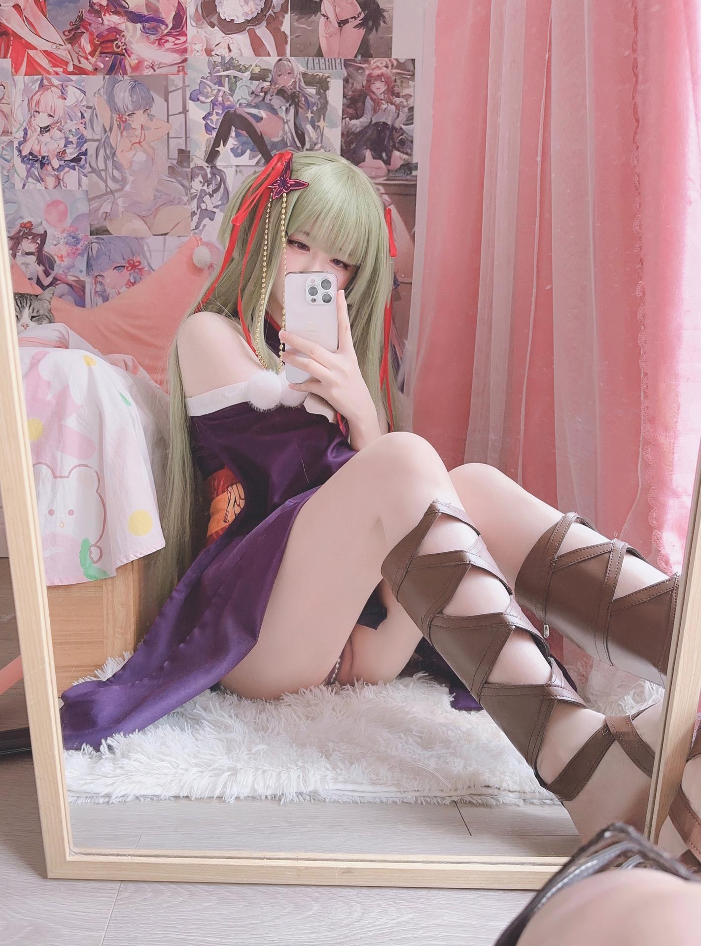 [cosplay] 呆呆Misa - Senren Banka Tsunemori: tóc trắng, miko kimono, tất trắng, chân đẹp 17P2V