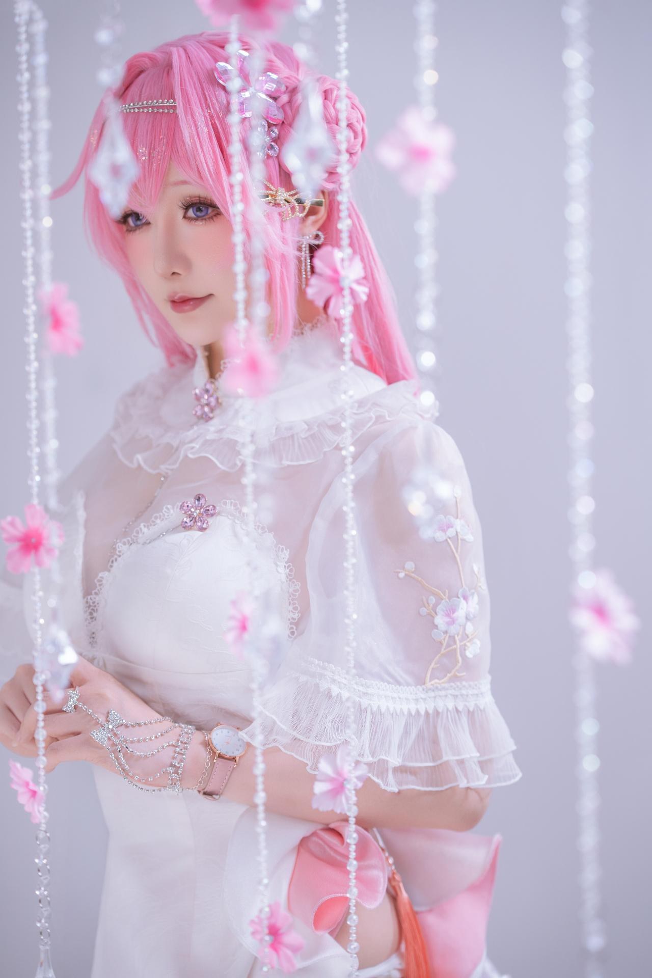 [cosplay] 星之迟迟Hoshilily - Nữ thần chiến thắng: Nikke Dorothea: bạch phát lễ trang bạch ti mỹ thối hoàn nguyên 44P