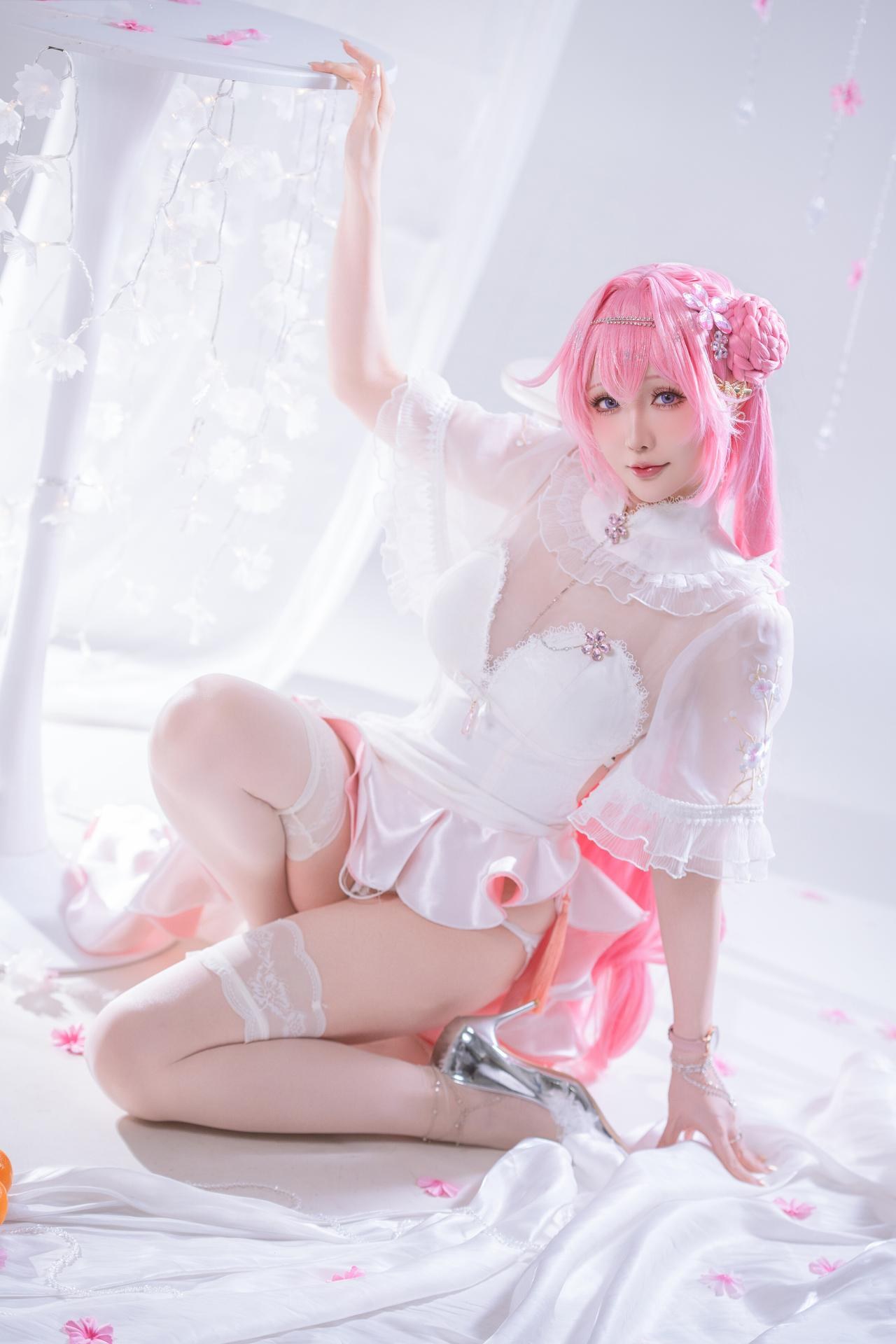 [cosplay] 星之迟迟Hoshilily - Nữ thần chiến thắng: Nikke Dorothea: bạch phát lễ trang bạch ti mỹ thối hoàn nguyên 44P