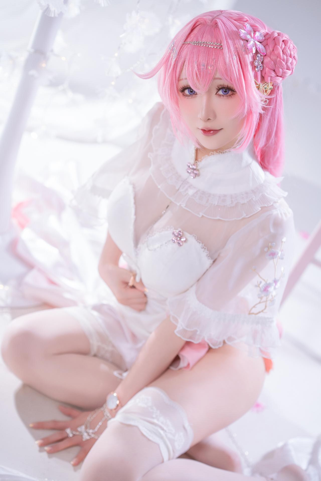 [cosplay] 星之迟迟Hoshilily - Nữ thần chiến thắng: Nikke Dorothea: bạch phát lễ trang bạch ti mỹ thối hoàn nguyên 44P
