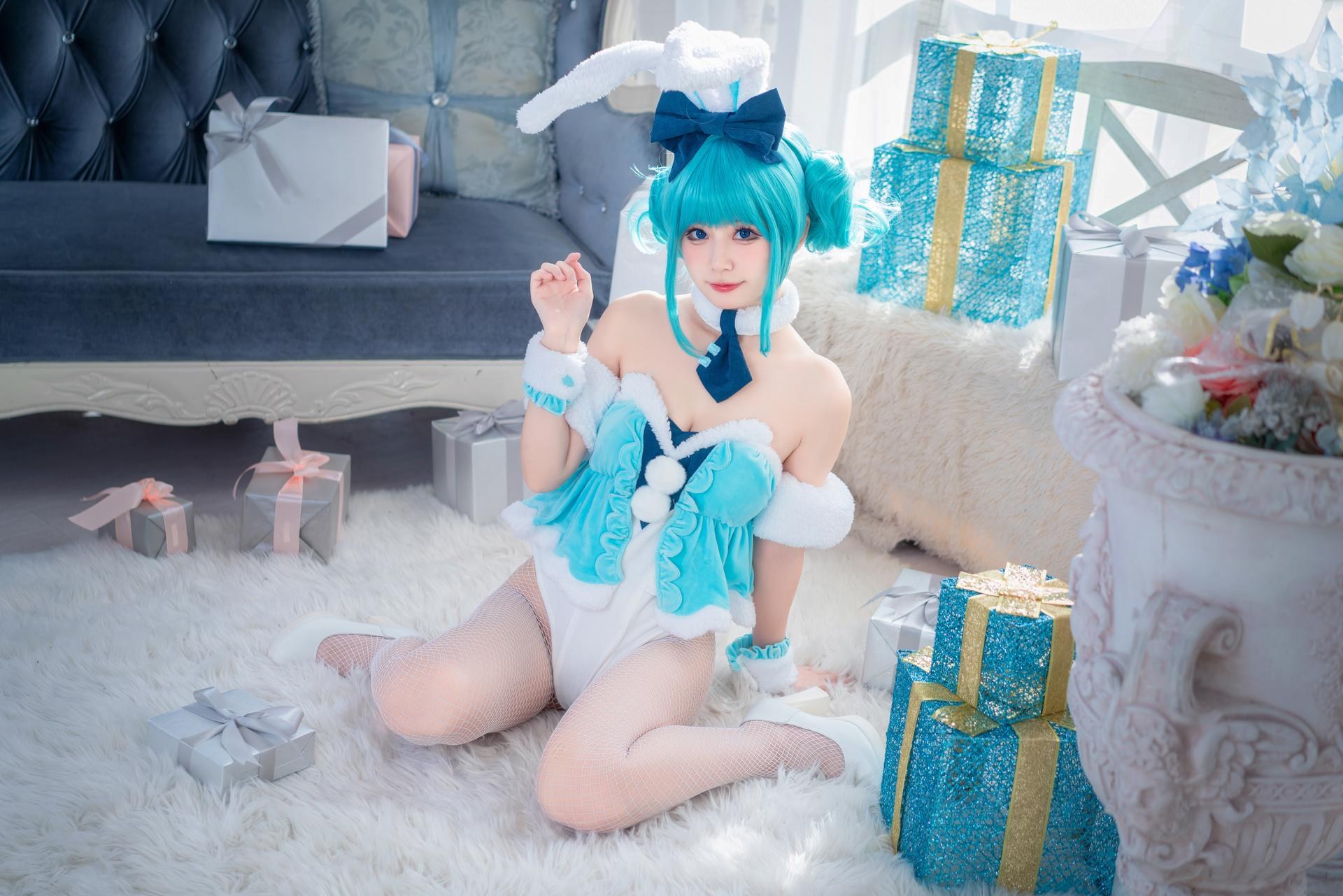 [cosplay] 猫大人 - 初音未来白兔：Ảnh cosplay chủ đề thỏ trắng Hatsune Miku 24P