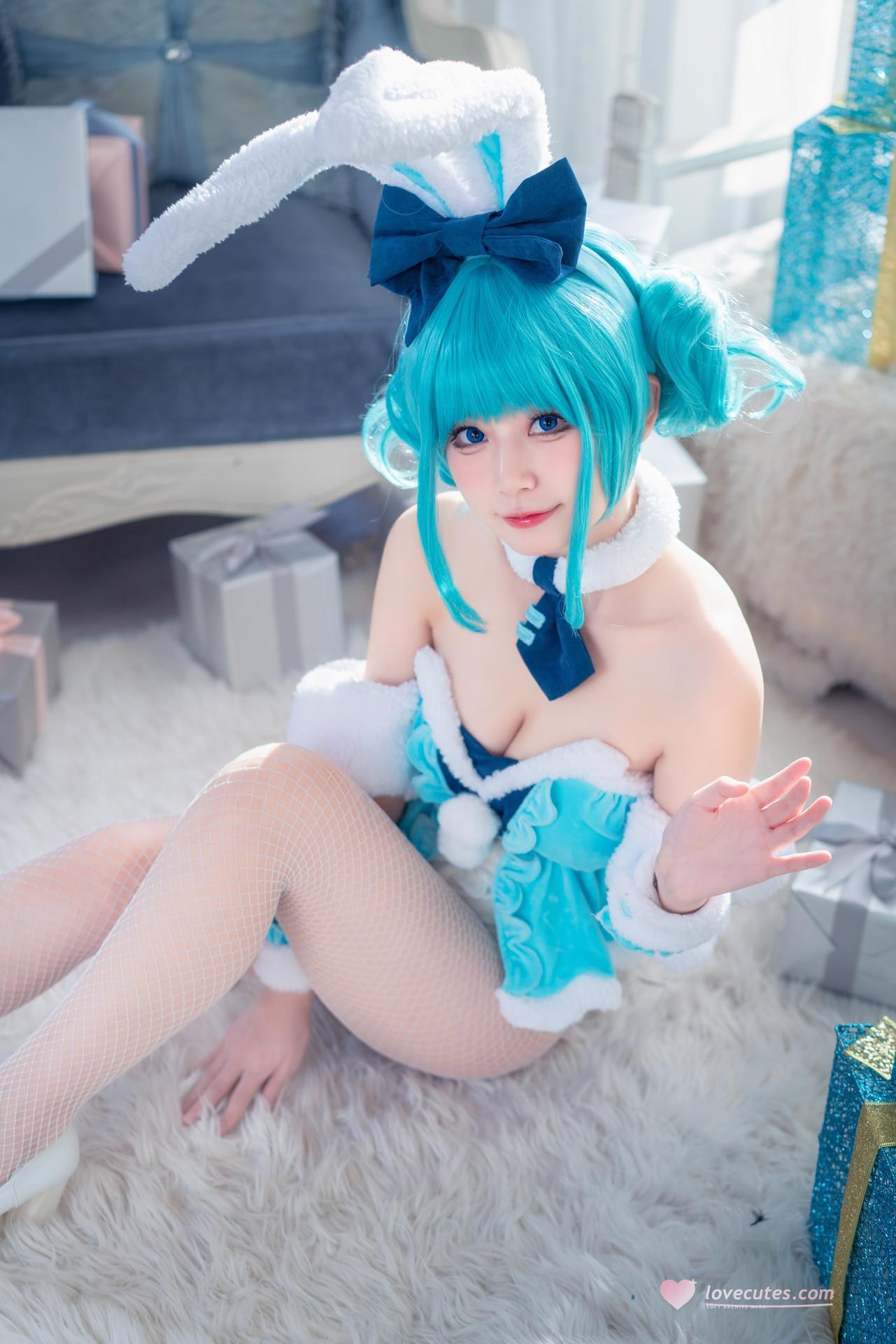 [cosplay] 猫大人 - 初音未来白兔：Ảnh cosplay chủ đề thỏ trắng Hatsune Miku 24P