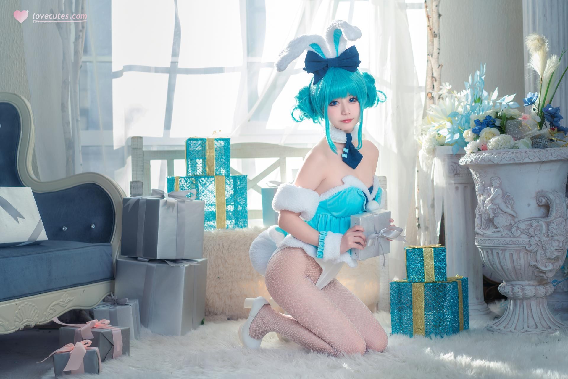 [cosplay] 猫大人 - 初音未来白兔：Ảnh cosplay chủ đề thỏ trắng Hatsune Miku 24P