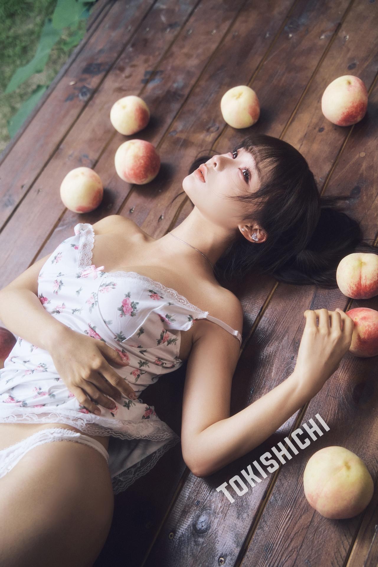 [Photo Set] Chunmomo蠢沫沫 - Peach Theme Sweet Private Shoot 41P