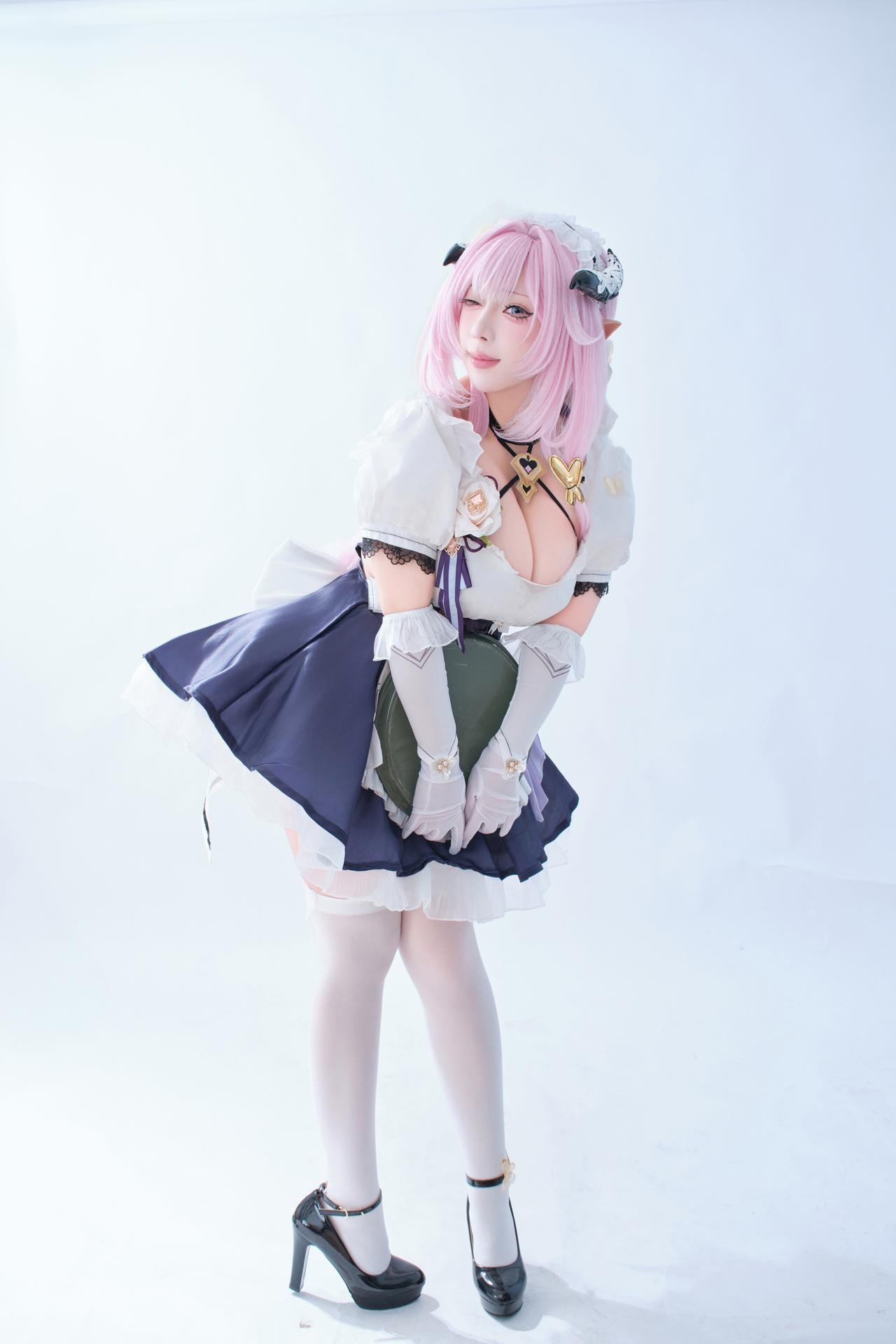 [cosplay] 胡桃猫Kurumineko - 崩坏三 爱莉希雅女仆：女仆装大尺度还原 125P3V
