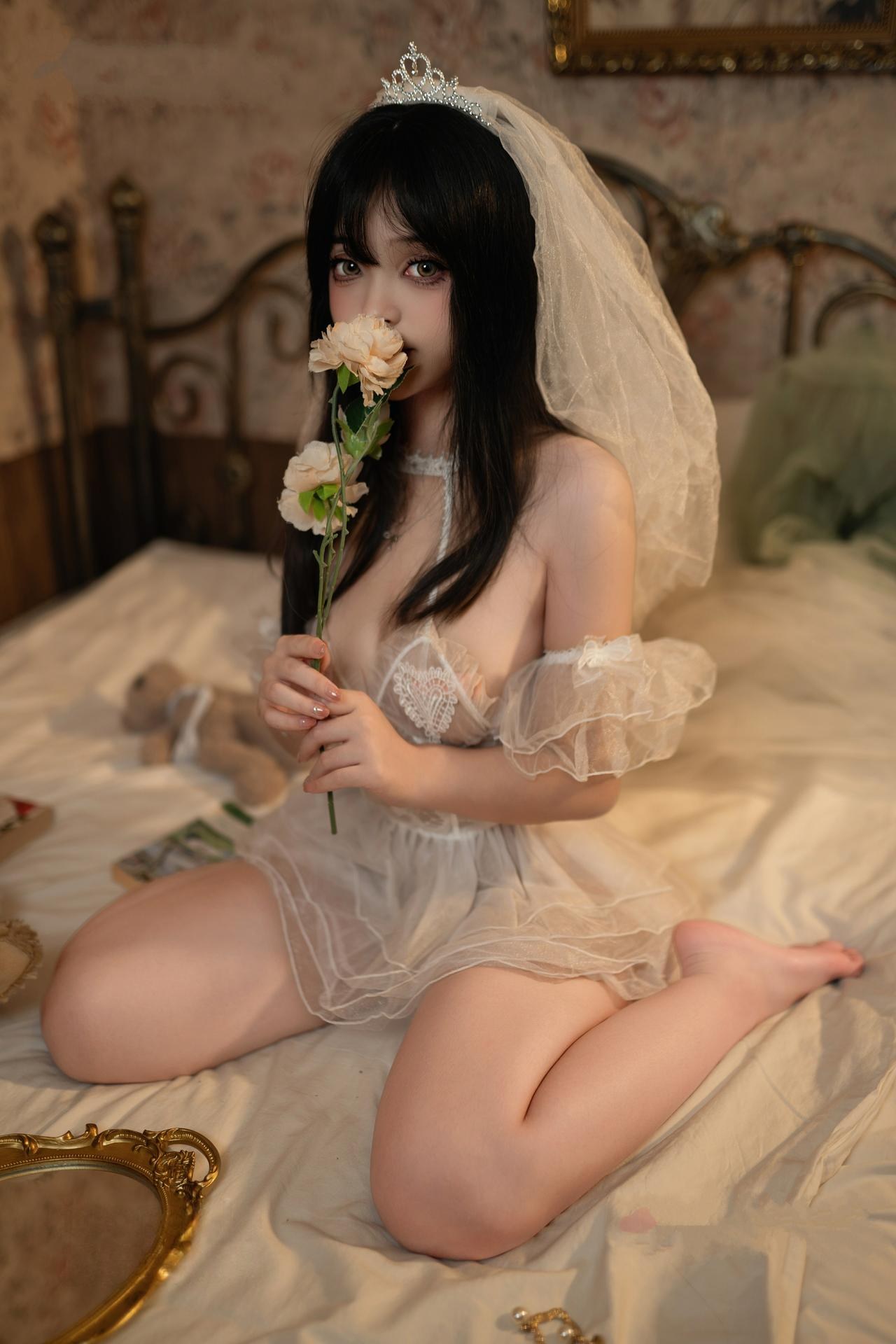 [Cosplay] Bangni Bonnie - white bridal gown cosplay 62P