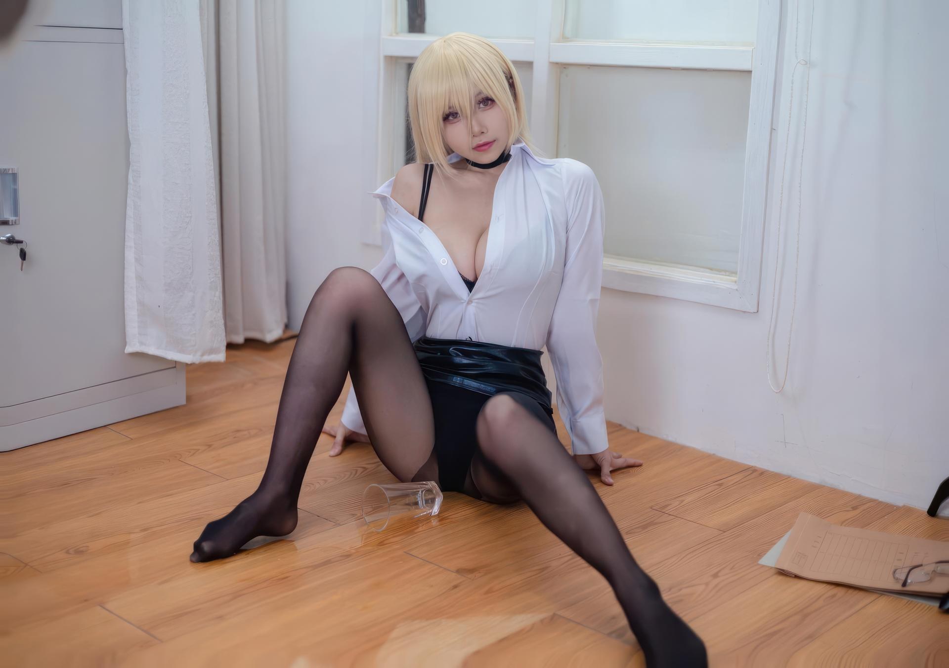 [cosplay] Moye787 - Bộ ảnh Azur Lane Implacable office lady cosplay 54P
