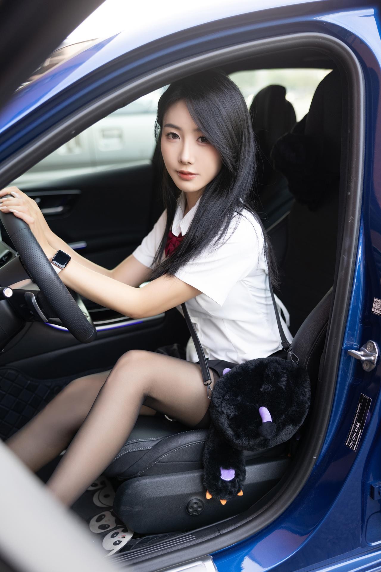 [模特] 苏苏阿 - 秀人网模特JK套装：真空凸点大尺度写真 87P