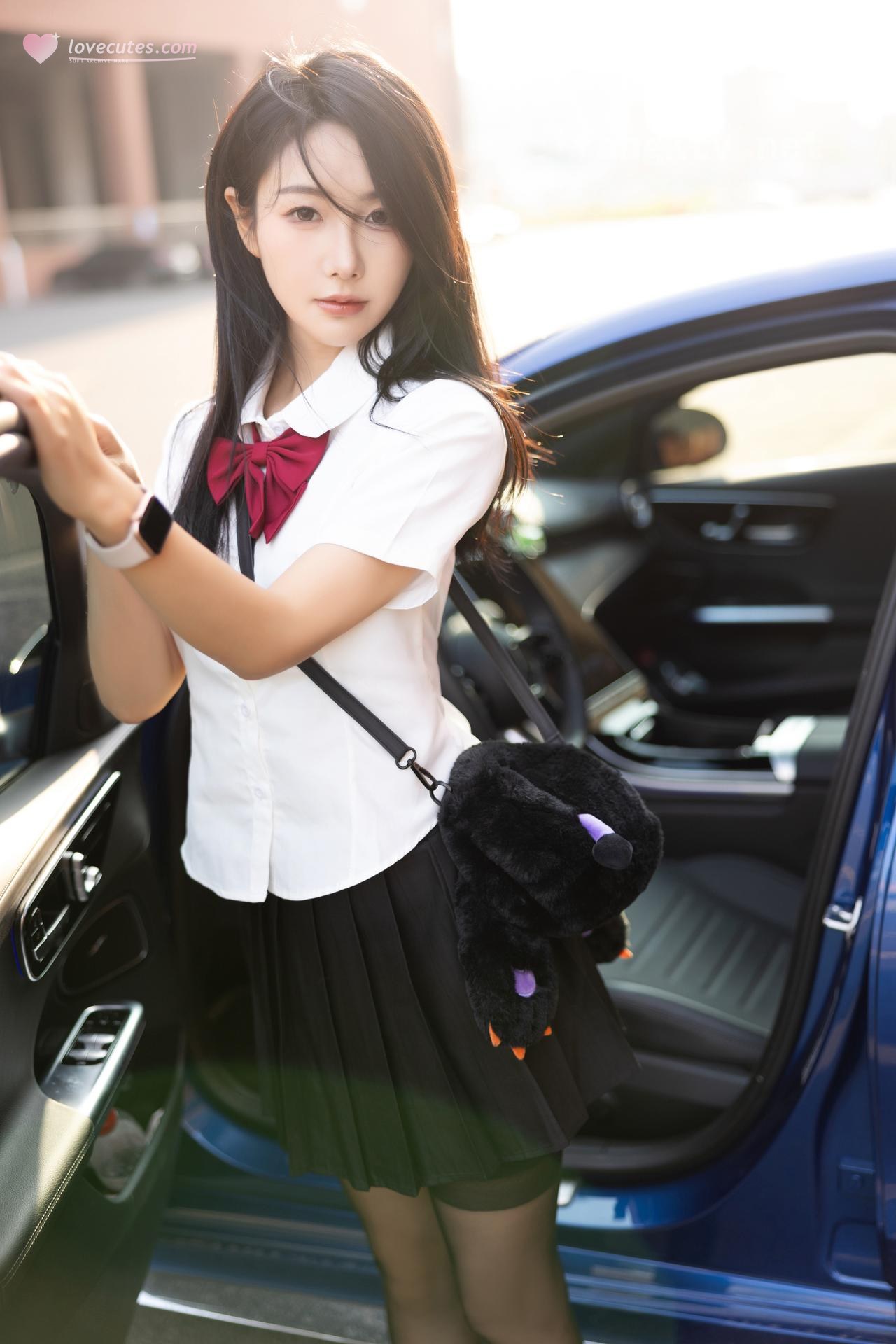 [模特] 苏苏阿 - 秀人网模特JK套装：真空凸点大尺度写真 87P
