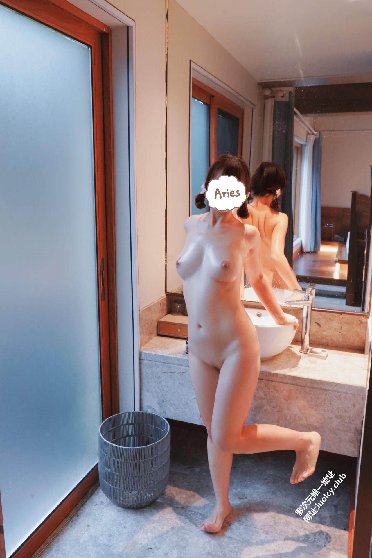 [私房] Dguii派酱 - 户外写拍合集：露出风私拍写真 318P1V