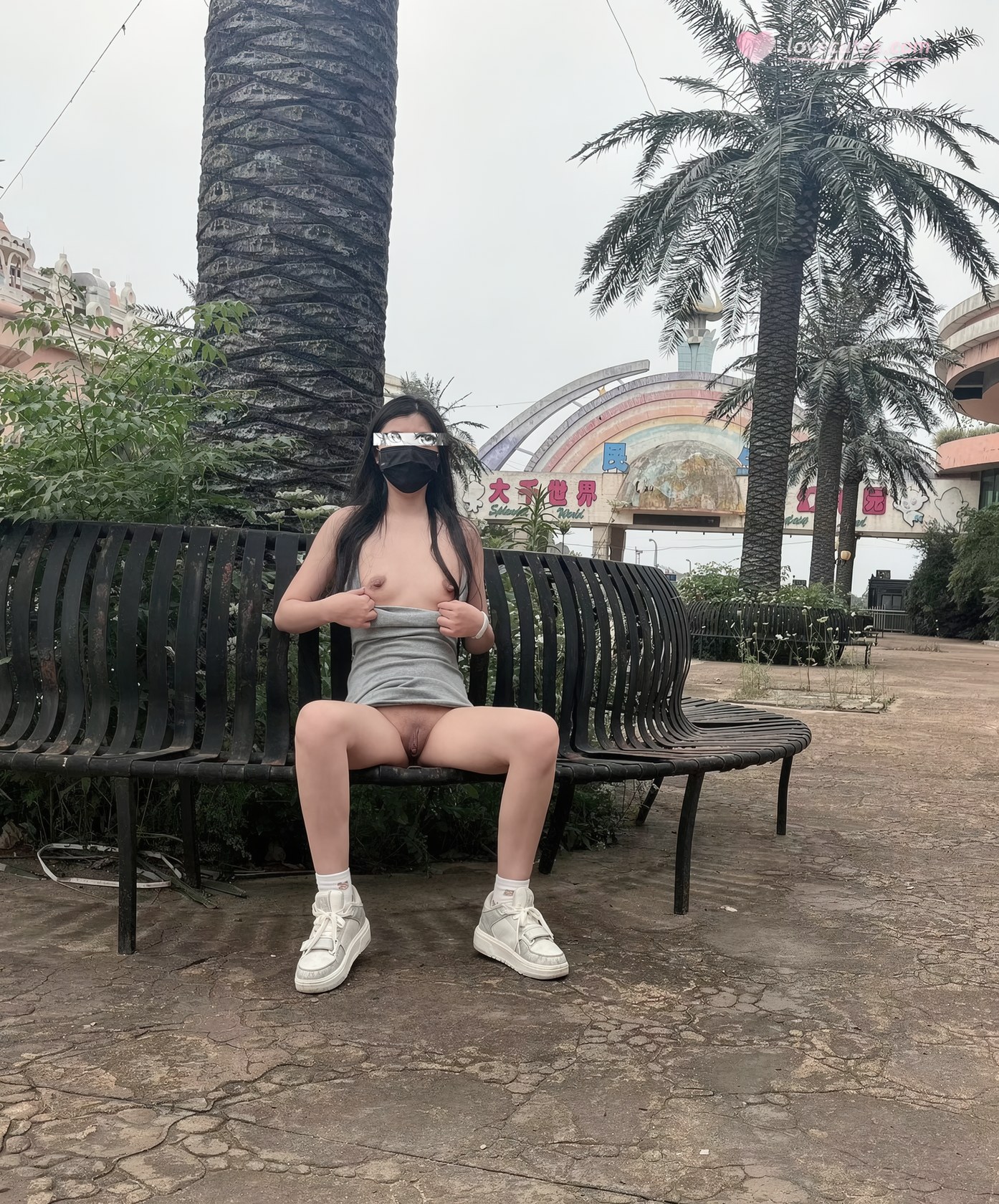[私房] i饼羊 - 户外露出私拍合集：小胸清瘦大尺度视频私房 311P68V