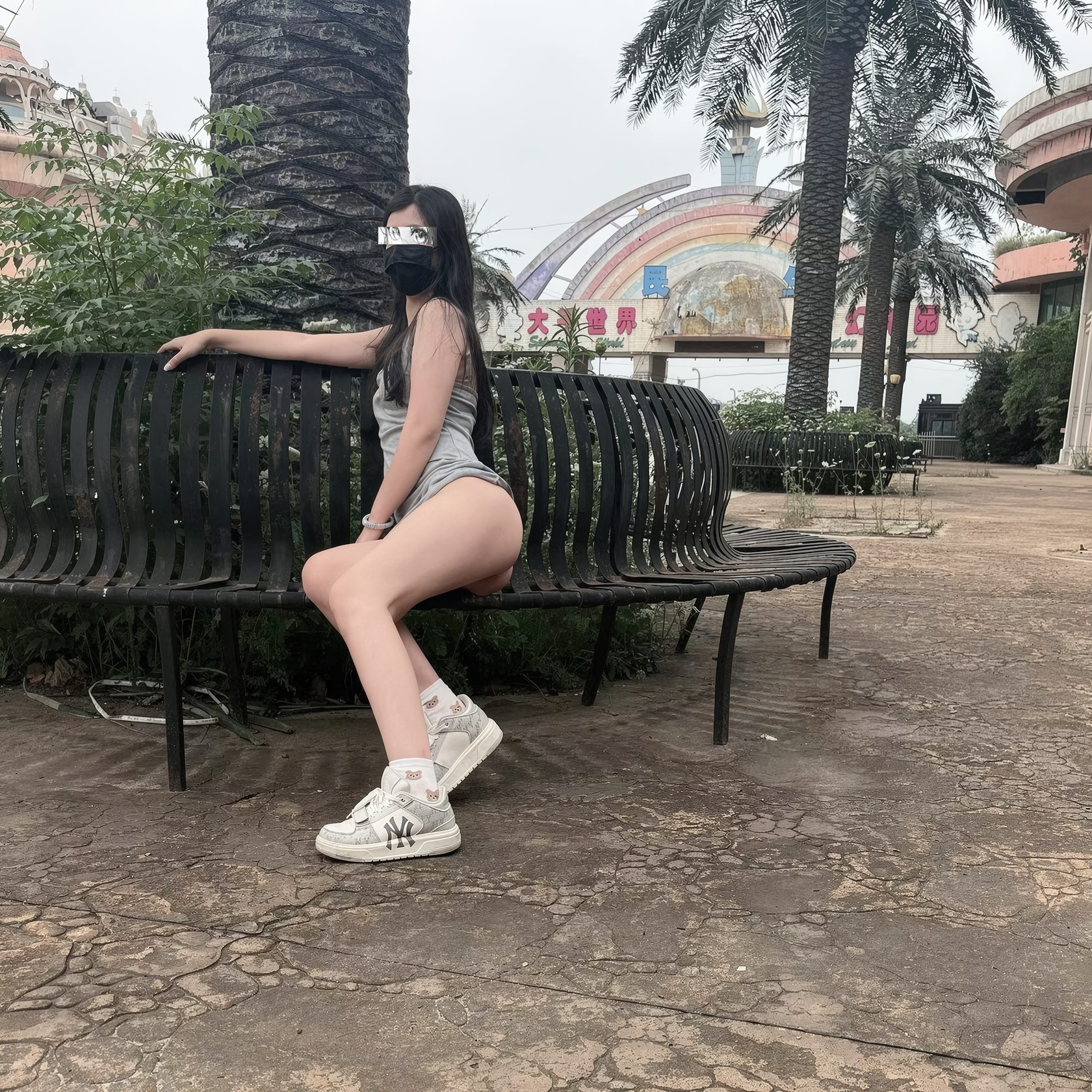 [私房] i饼羊 - 户外露出私拍合集：小胸清瘦大尺度视频私房 311P68V