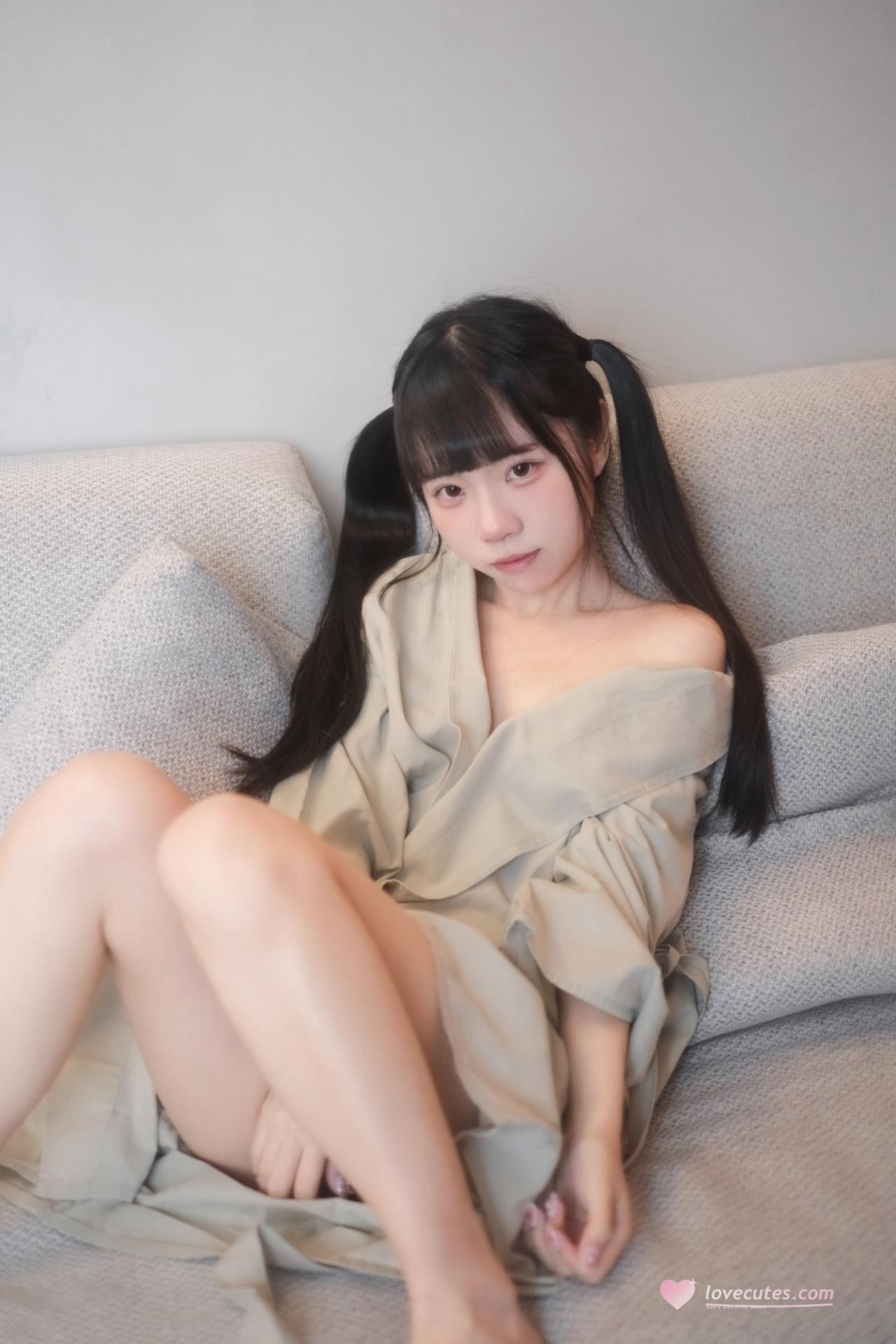 [私房] 可可小白兔 - 阳台小兔兔私拍：兔耳内衣大尺度私房 68P