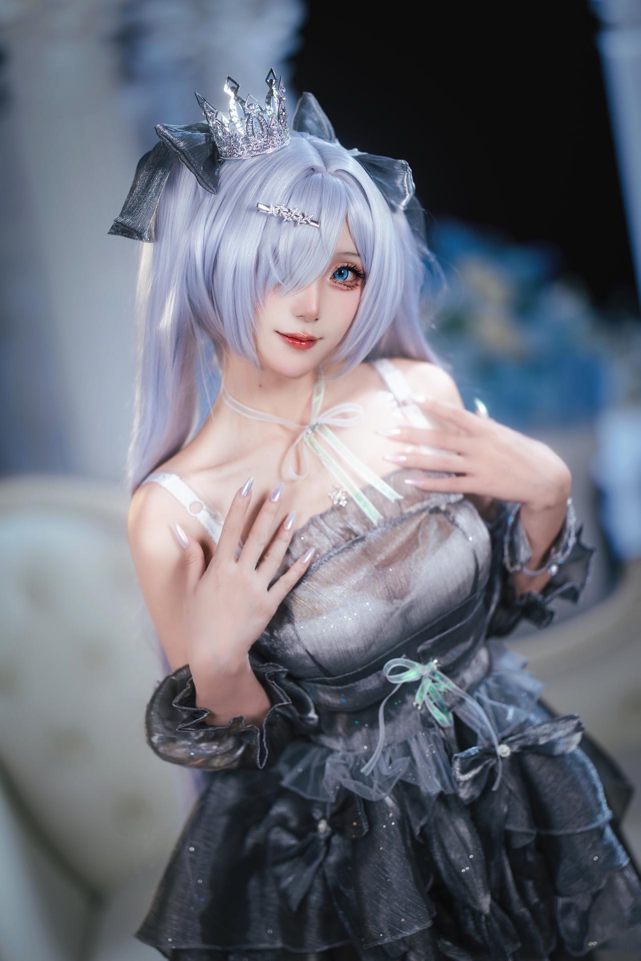 [cosplay] Shi Suqingya - Bộ ảnh Nikke Cinderella silver battle suit cosplay 16P