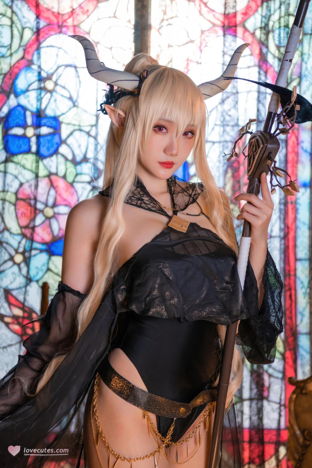 [cosplay] Guaxi Jiang - Bộ ảnh Arknights Shining swimsuit cosplay 25P