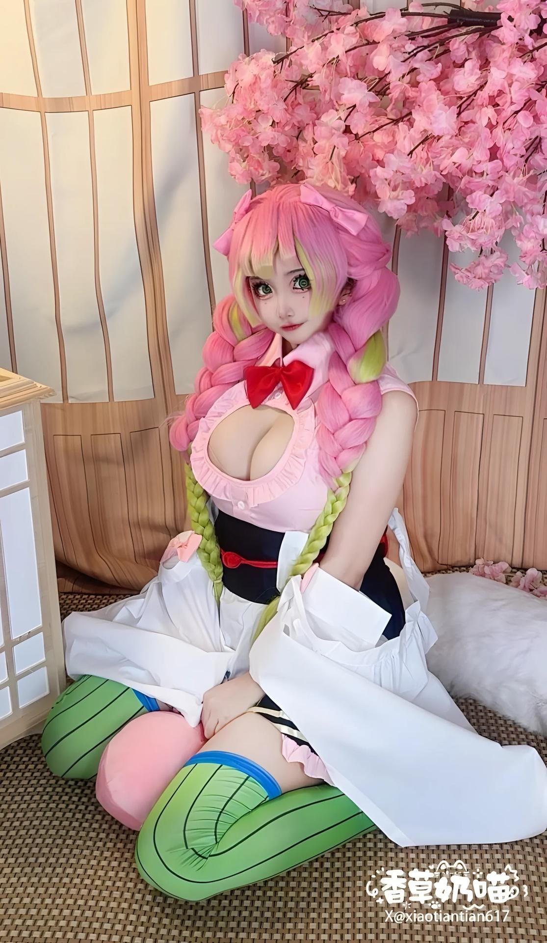 [cosplay] Xiangcao Naimiao - ชุดภาพ Demon Slayer Mitsuri Kanroji deluxe cosplay 204P71V