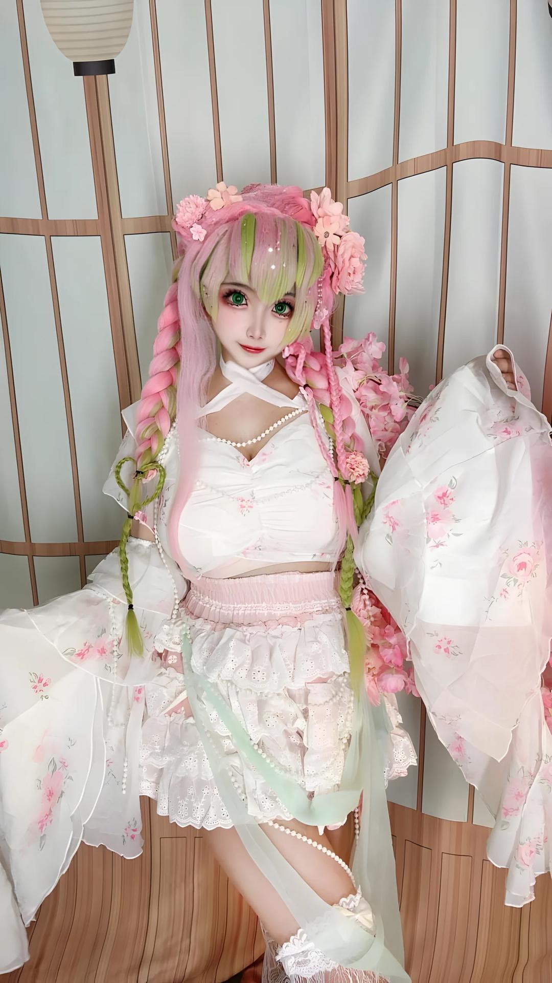 [cosplay] Xiangcao Naimiao - Demon Slayer Mitsuri Kanroji deluxe cosplay 사진 세트 204P71V