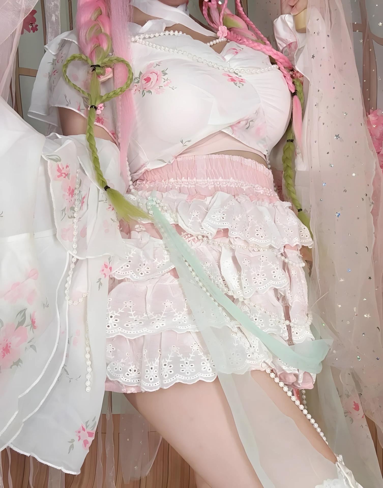 [cosplay] Xiangcao Naimiao - Demon Slayer Mitsuri Kanroji deluxe cosplay 사진 세트 204P71V