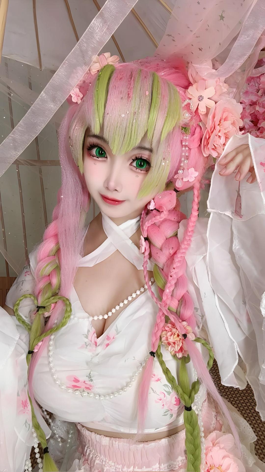 [cosplay] Xiangcao Naimiao - Demon Slayer Mitsuri Kanroji deluxe cosplay 사진 세트 204P71V