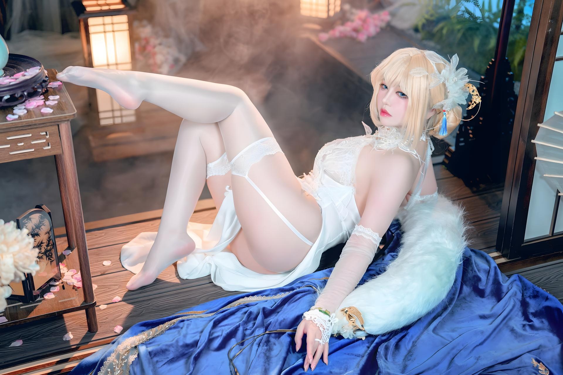 [cosplay] 半半子 - 贞德 灯花祝装圣女：蓝白圣女礼装 白丝美腿还原 58P