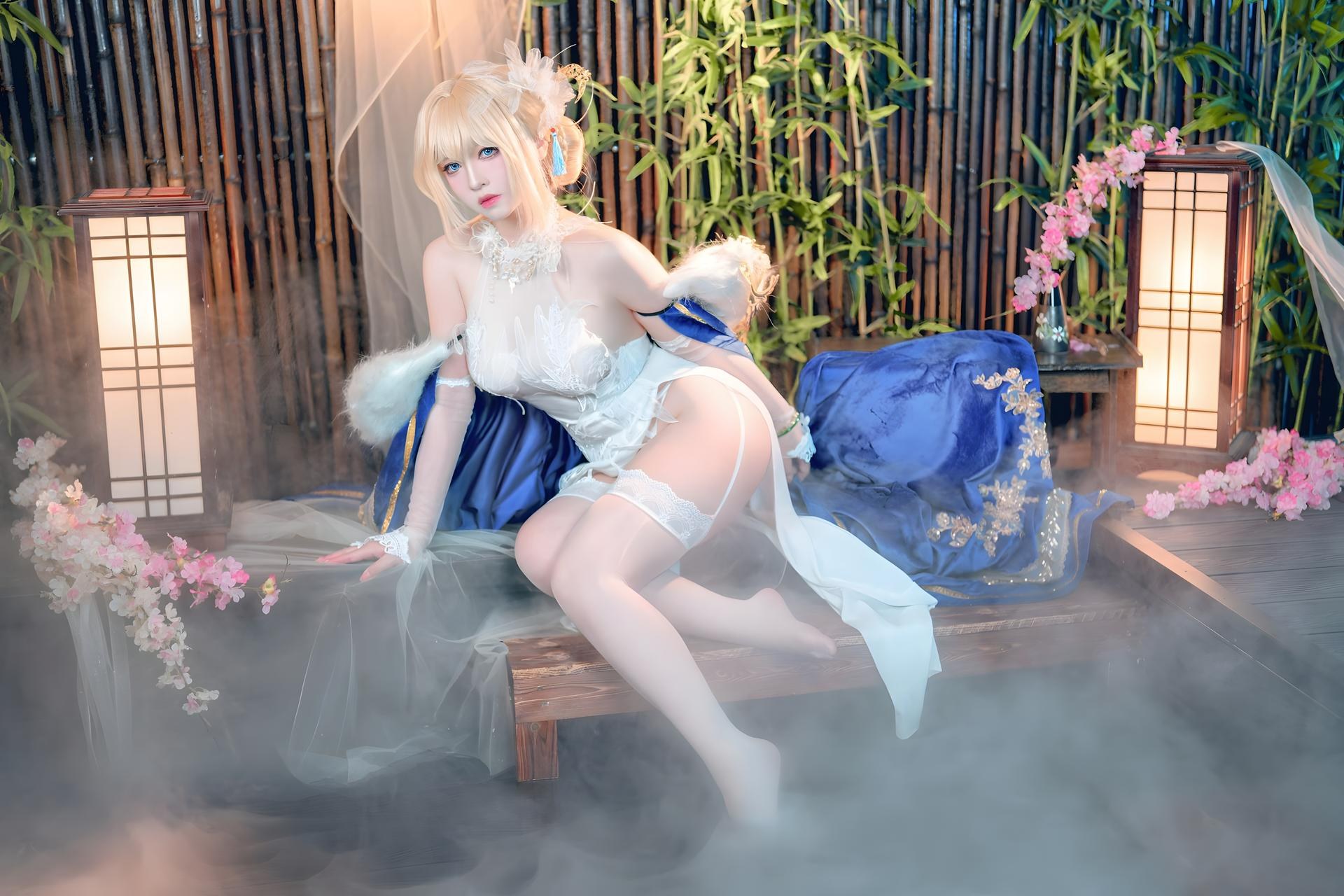 [cosplay] 半半子 - 贞德 灯花祝装圣女：蓝白圣女礼装 白丝美腿还原 58P