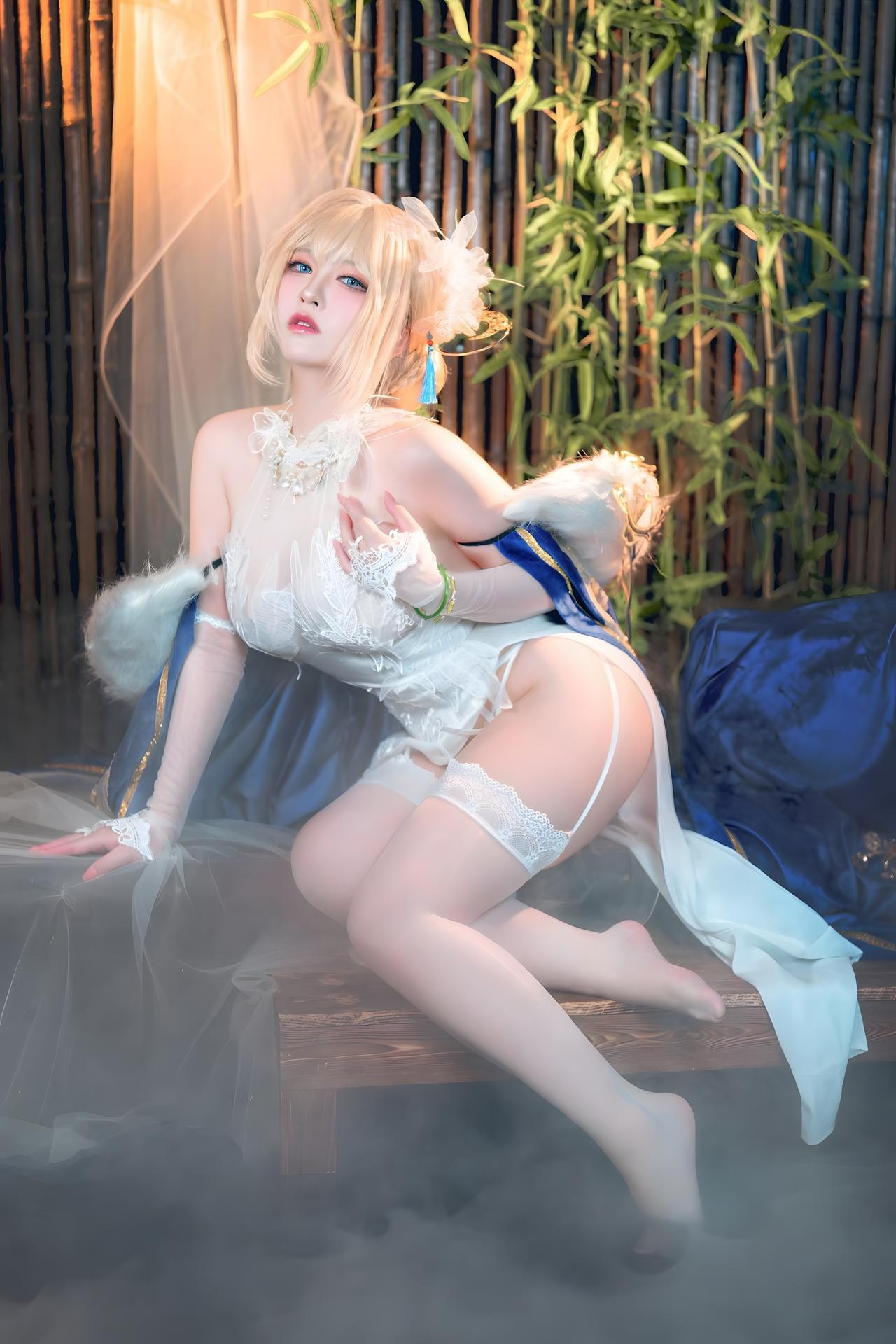 [cosplay] 半半子 - 贞德 灯花祝装圣女：蓝白圣女礼装 白丝美腿还原 58P