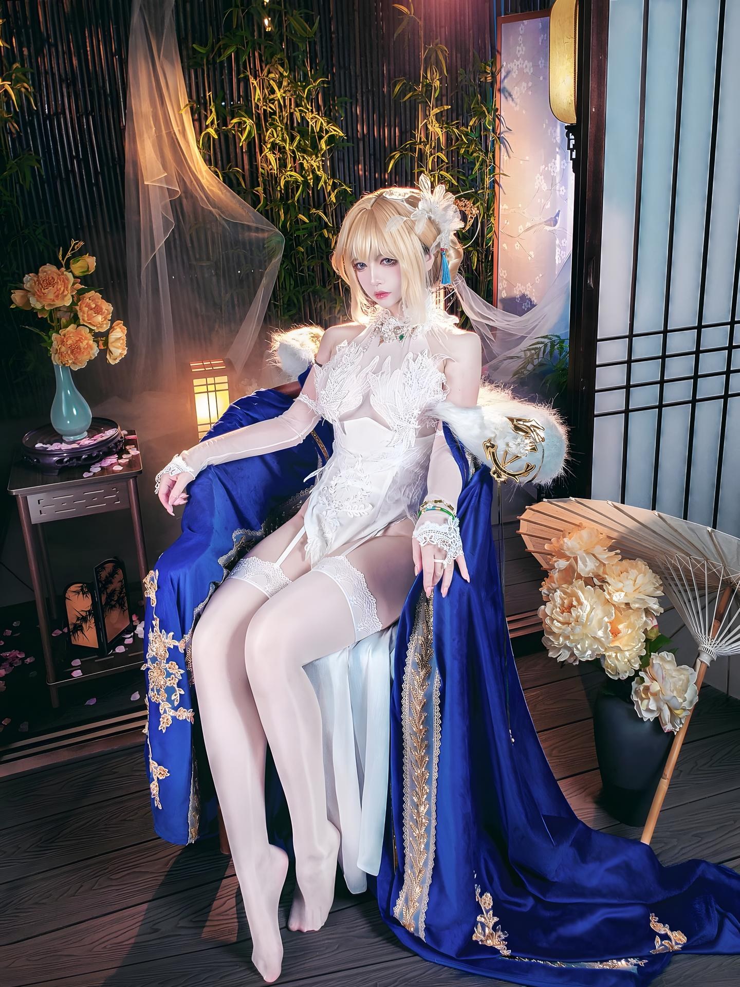 [cosplay] 半半子 - 贞德 灯花祝装圣女：蓝白圣女礼装 白丝美腿还原 58P