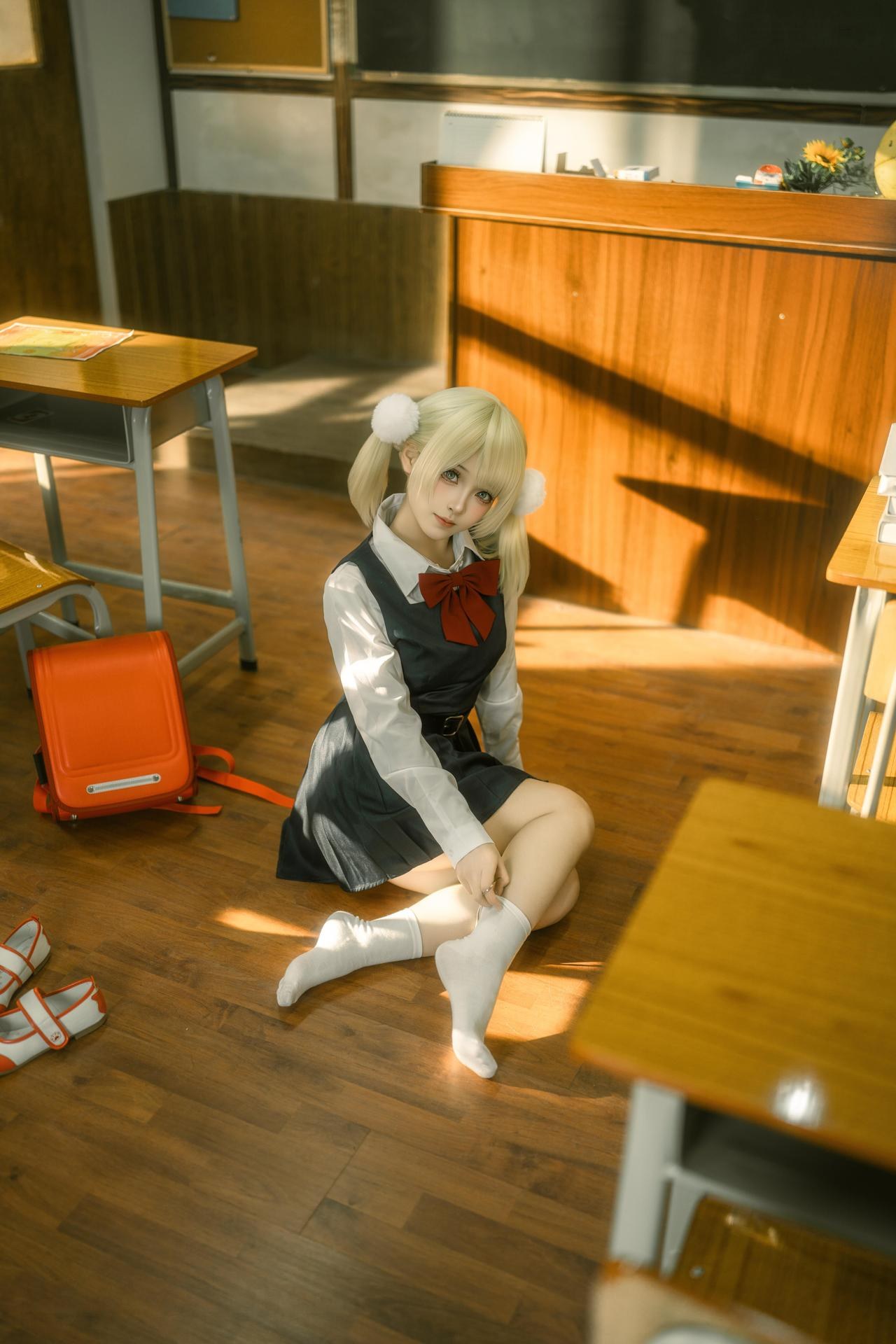 [코스프레] Bangni邦尼 - 时雨羽衣 教室白丝制服 比基尼美腿还原 87P