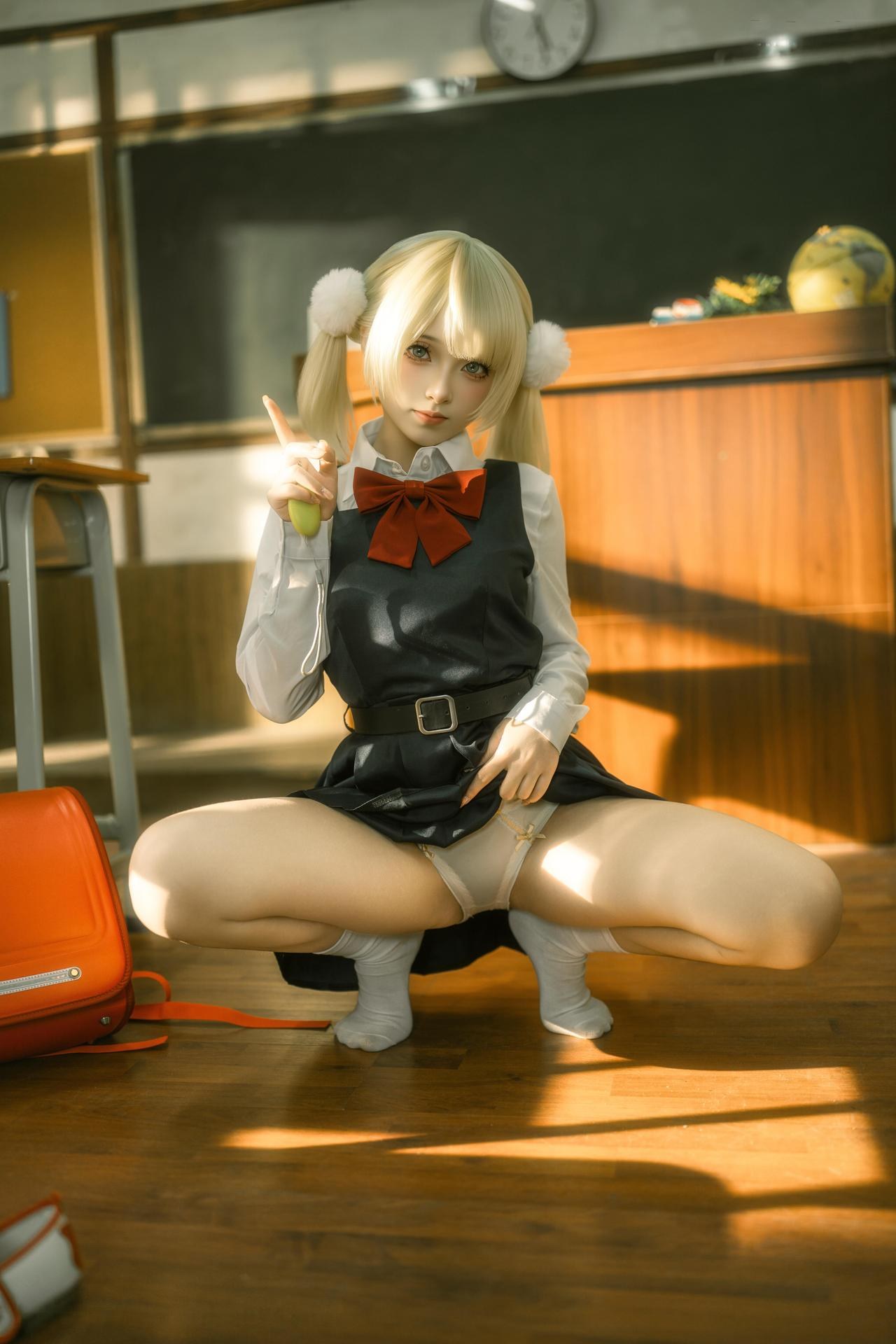 [코스프레] Bangni邦尼 - 时雨羽衣 教室白丝制服 比基尼美腿还原 87P