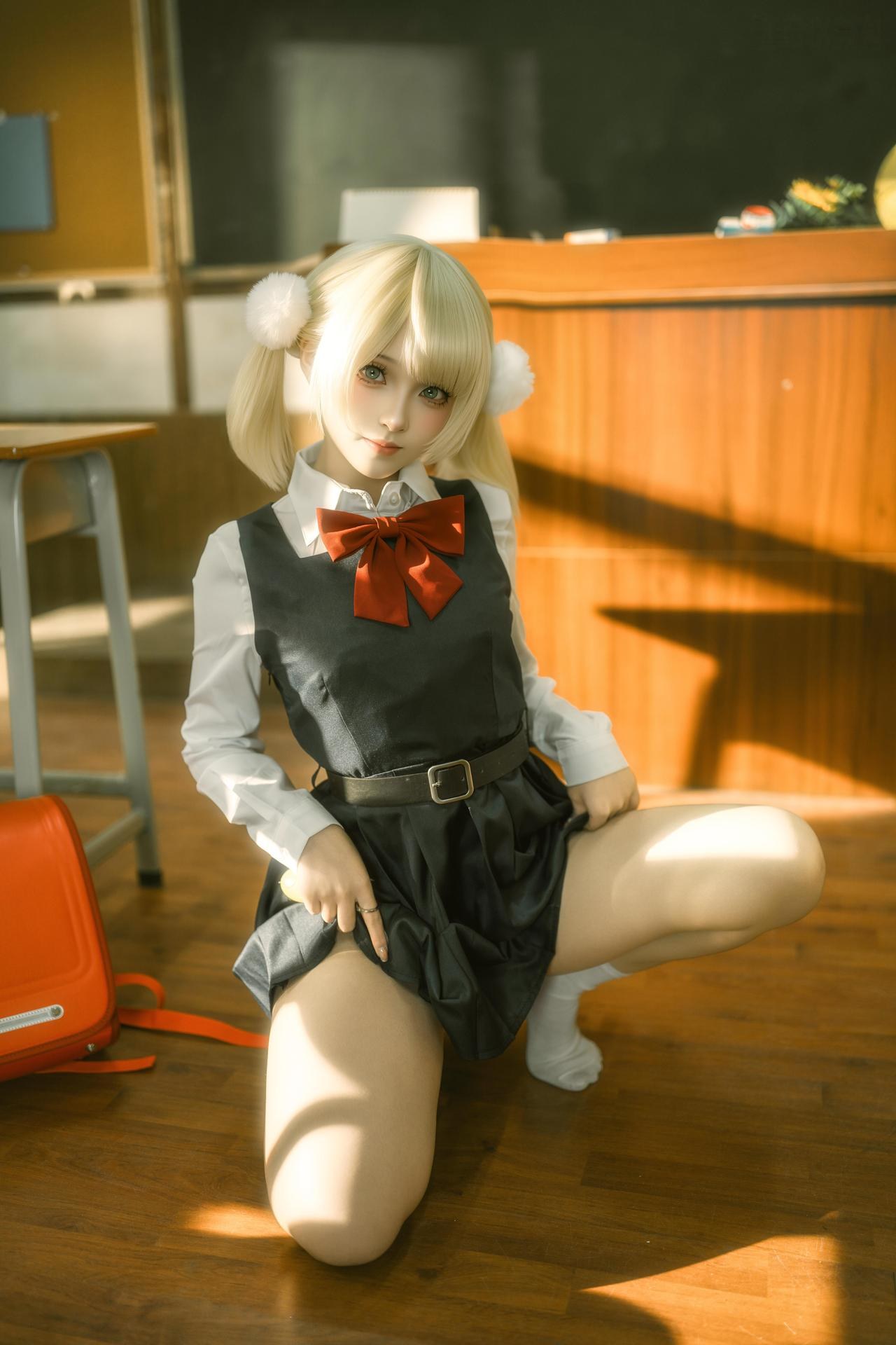 [코스프레] Bangni邦尼 - 时雨羽衣 教室白丝制服 比基尼美腿还原 87P