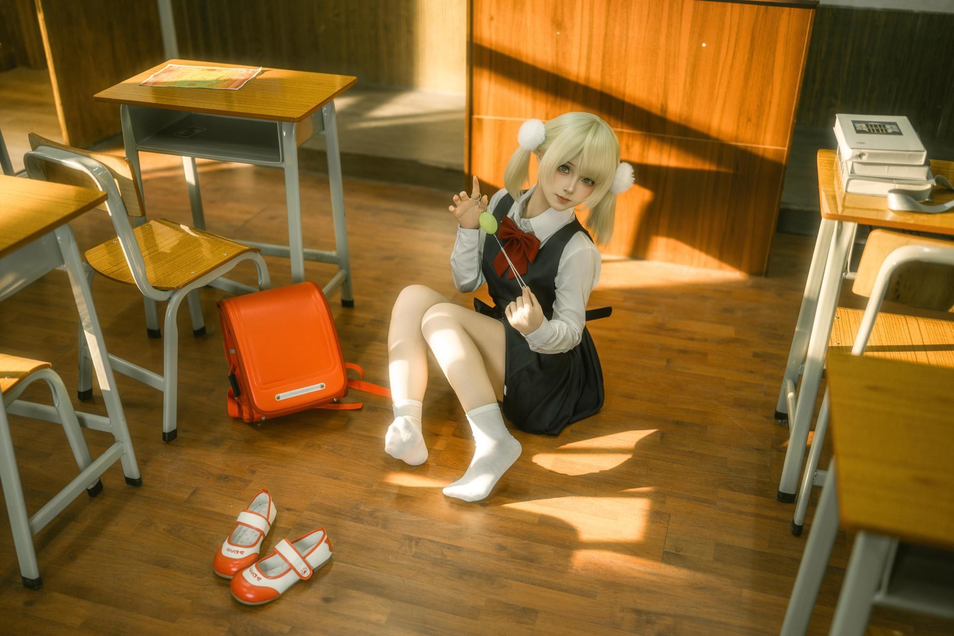 [코스프레] Bangni邦尼 - 时雨羽衣 教室白丝制服 比基尼美腿还原 87P