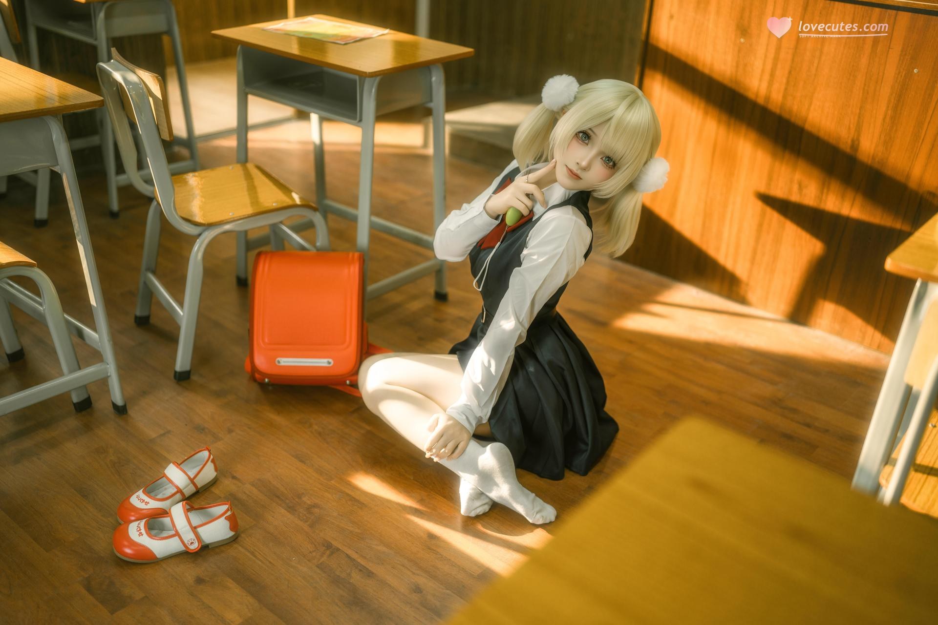[코스프레] Bangni邦尼 - 时雨羽衣 教室白丝制服 比基尼美腿还原 87P