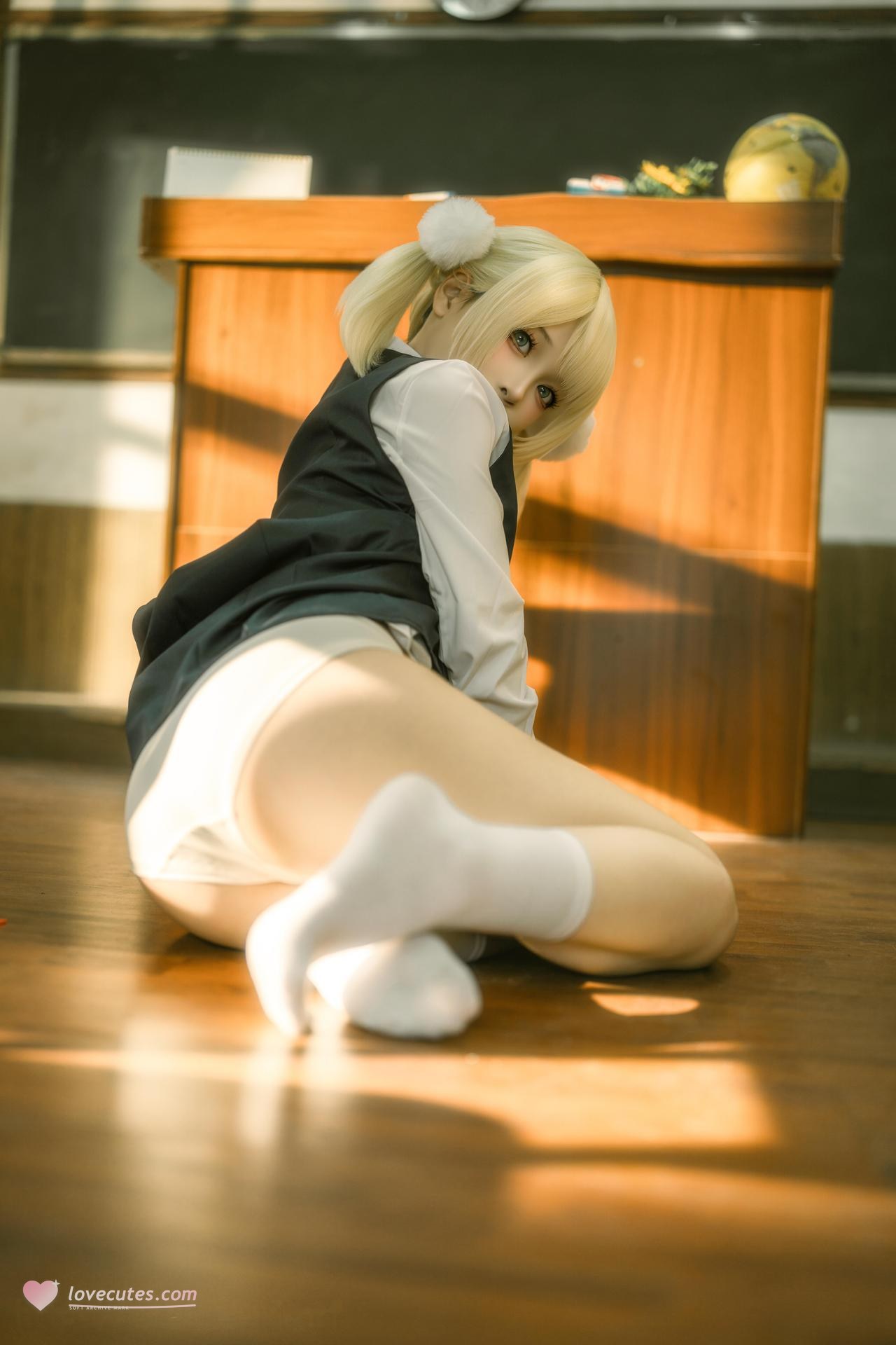 [cosplay] Bangni邦尼 - 时雨羽衣：教室白丝制服 比基尼美腿还原 87P