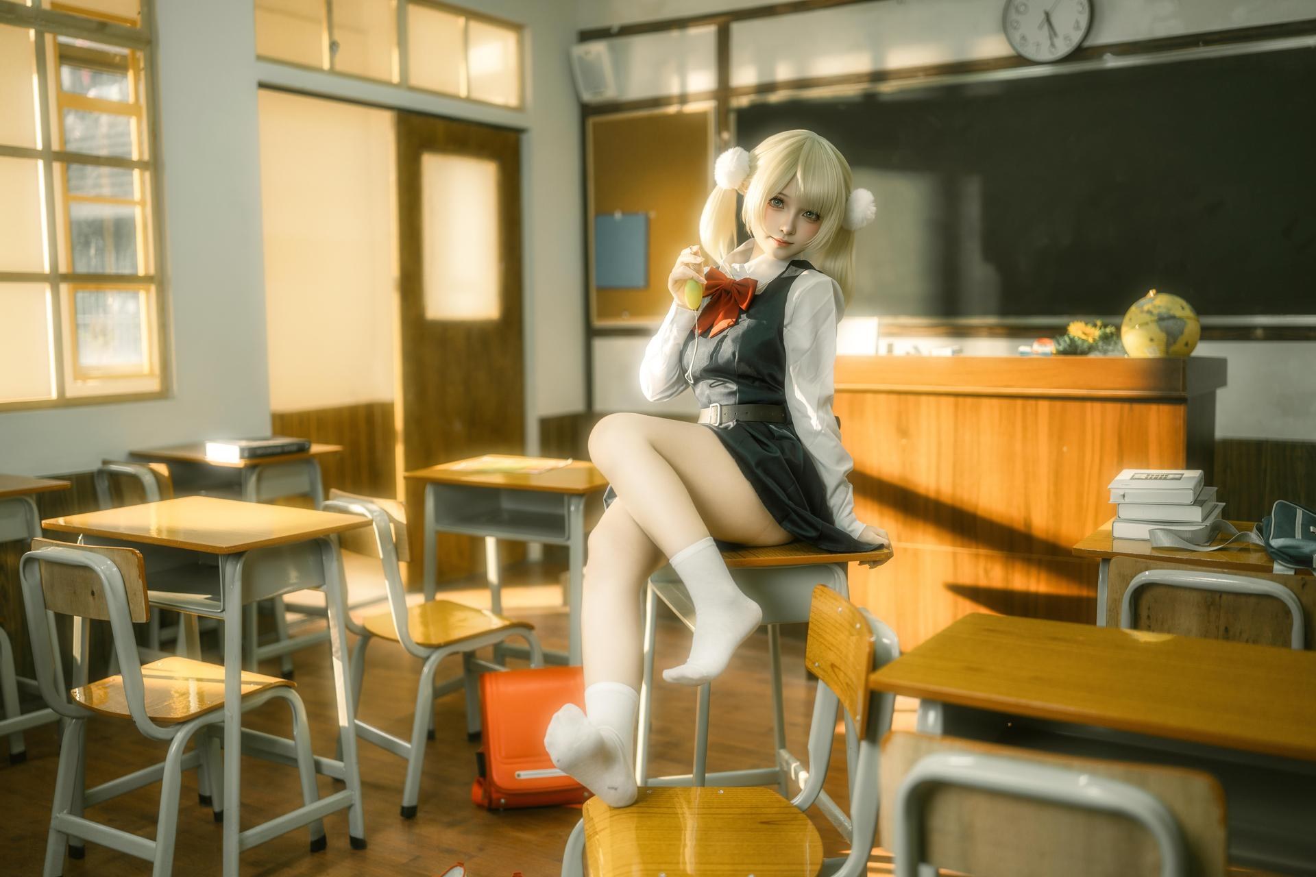 [cosplay] Bangni邦尼 - 时雨羽衣：教室白丝制服 比基尼美腿还原 87P