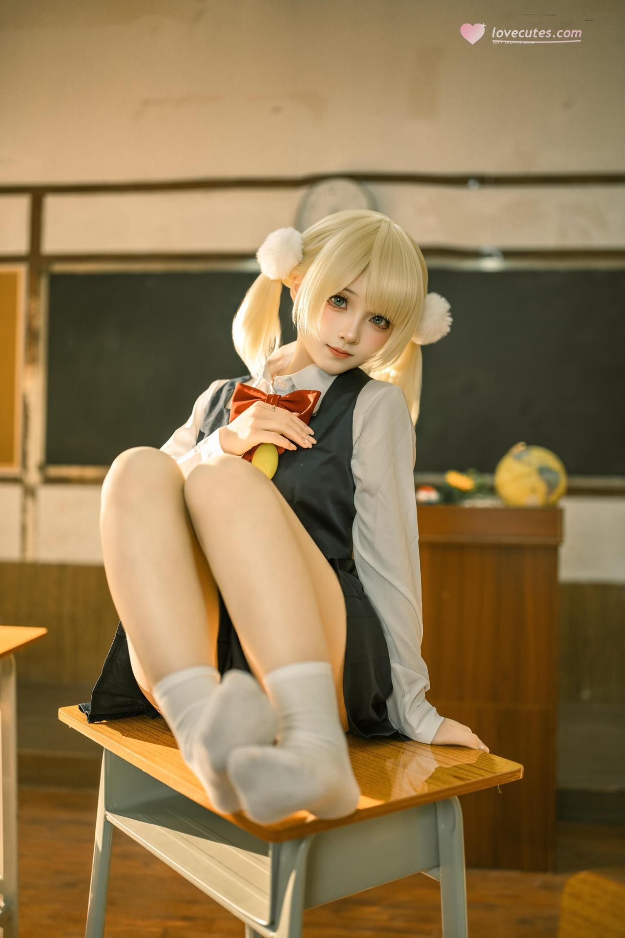 [cosplay] Bangni邦尼 - 时雨羽衣：教室白丝制服 比基尼美腿还原 87P