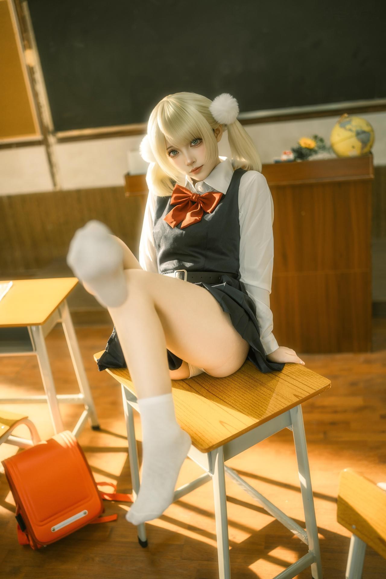 [cosplay] Bangni邦尼 - 时雨羽衣：教室白丝制服 比基尼美腿还原 87P