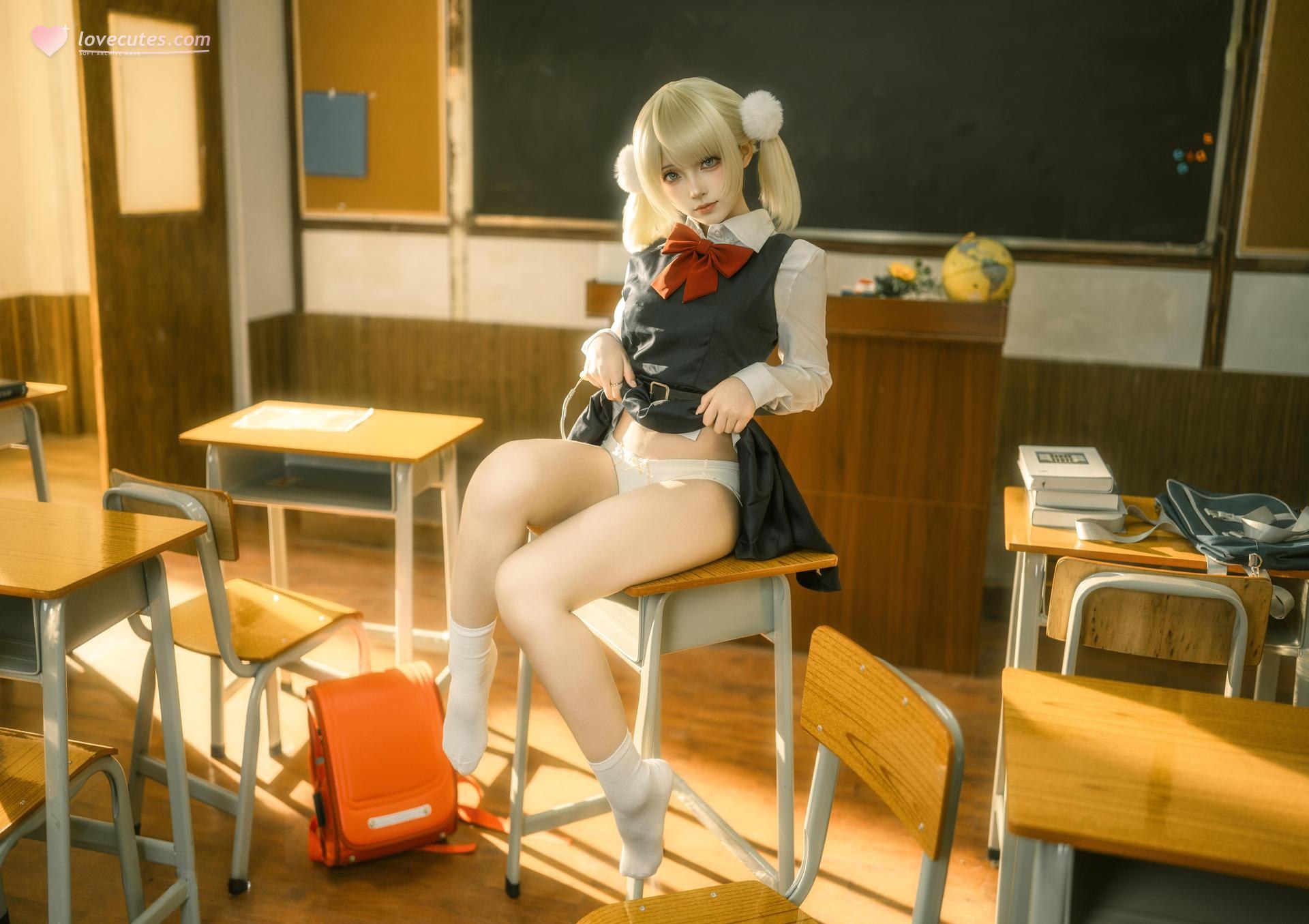 [cosplay] Bangni邦尼 - 时雨羽衣：教室白丝制服 比基尼美腿还原 87P
