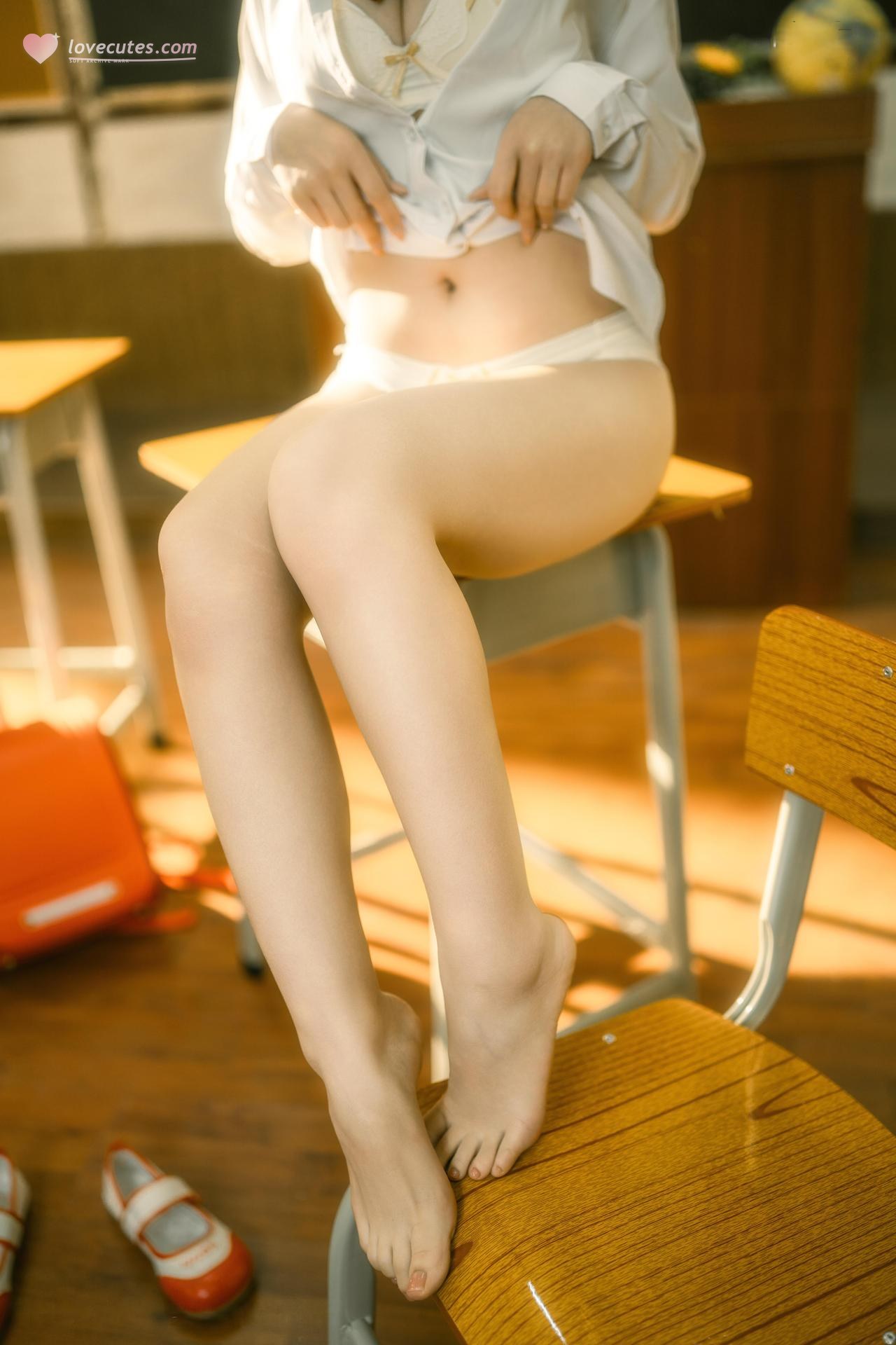 [Cosplay] Bangni Boni โฟโต้เซ็ต cosplay, white stockings, bikini, leg-focused poses 87P
