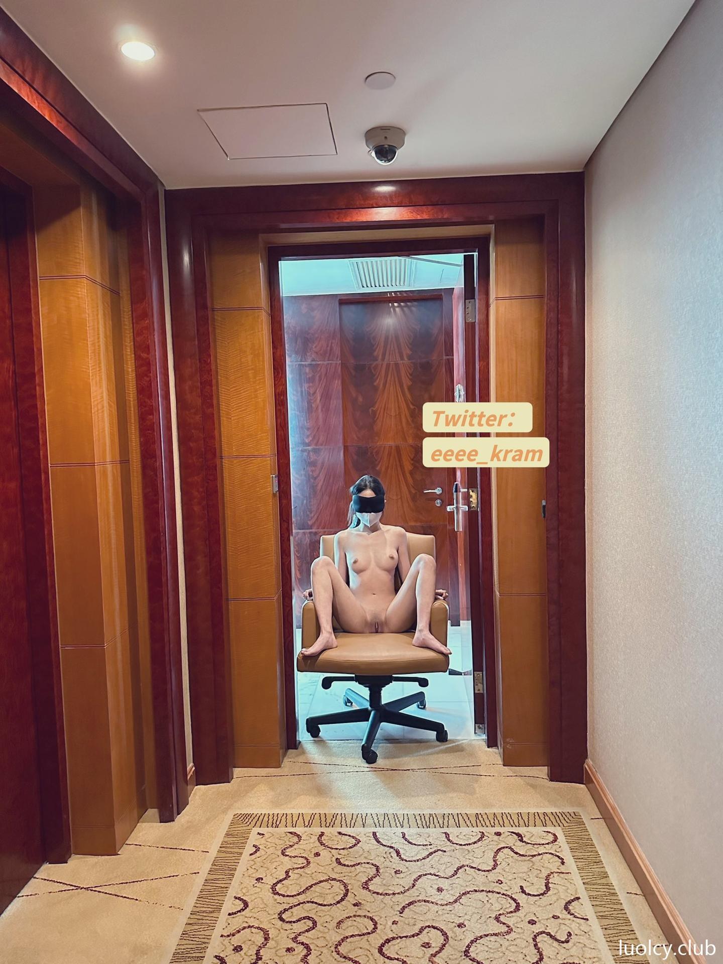 [Private Room] Eeee_kram - outdoor exposure theme, shaved styling, private photos, hip-focused poses, video extras 126P20V