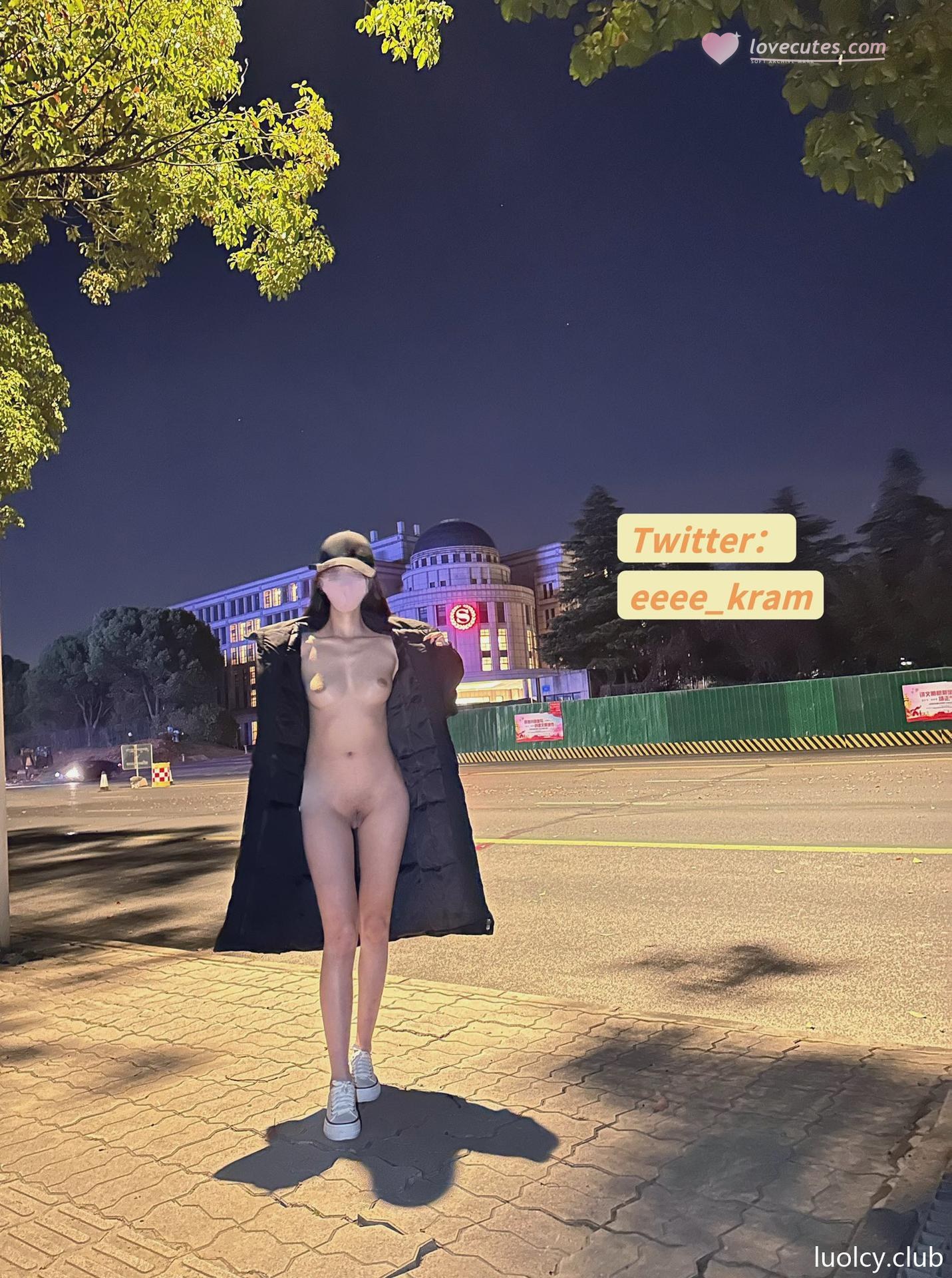 [Private Room] Eeee_kram - outdoor exposure theme, shaved styling, private photos, hip-focused poses, video extras 126P20V