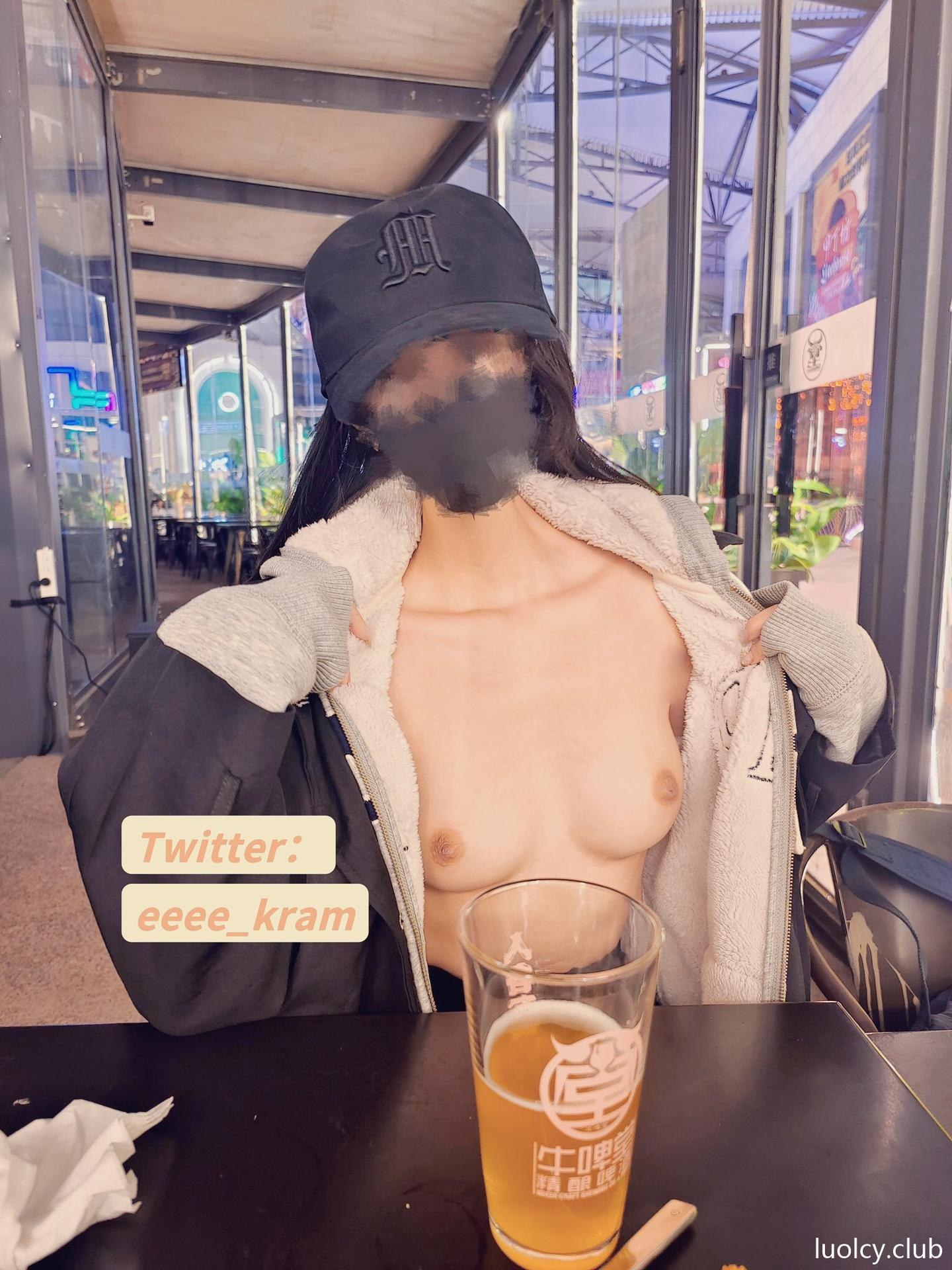 [私房] Eeee_kram - 白虎户外私拍：户外露出白虎私房 美臀大尺度 126P20V