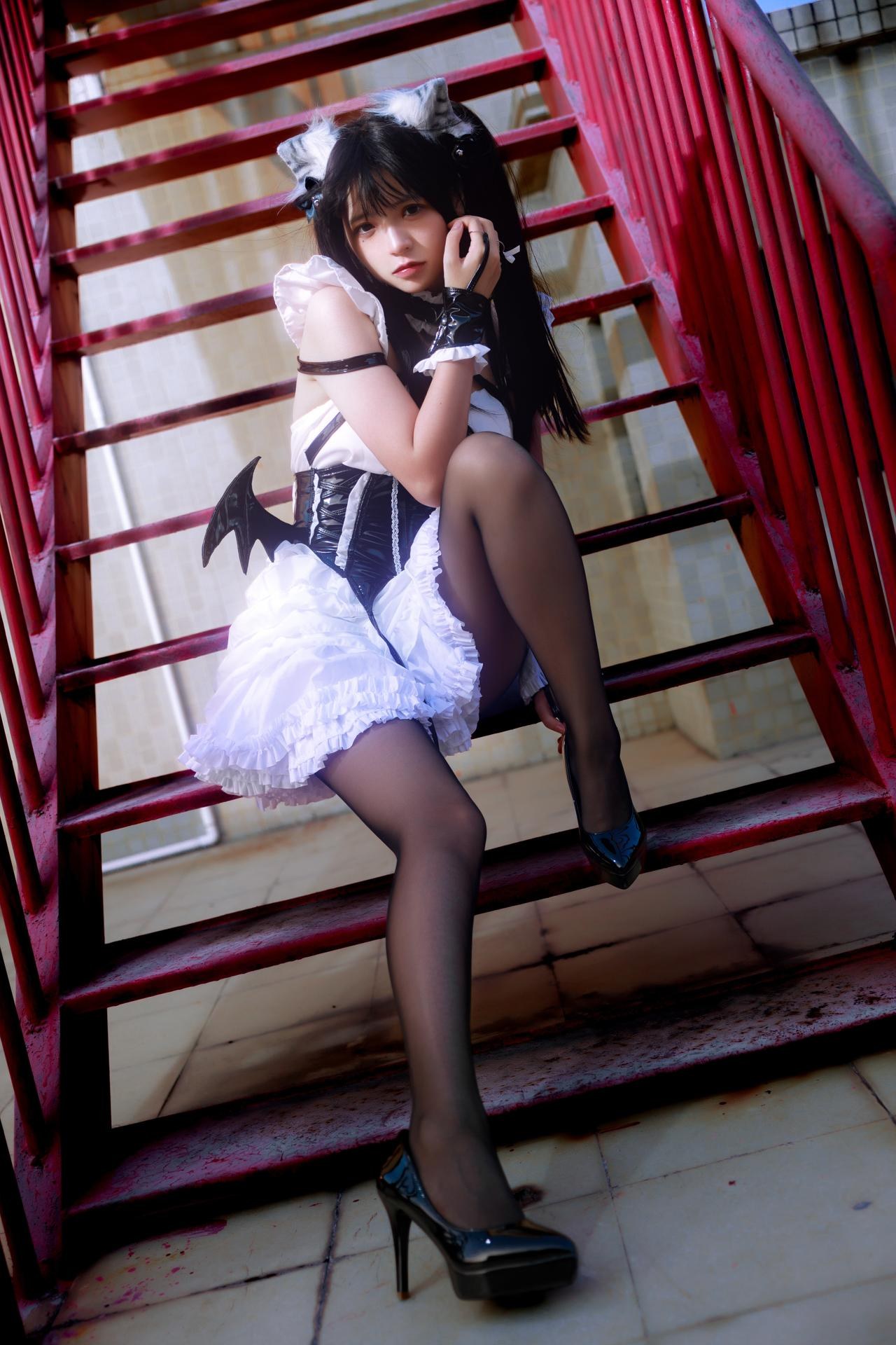 [Photo Set] Fengmao ss bộ ảnh maid, black stockings, uniform styling, leg-focused poses 40P