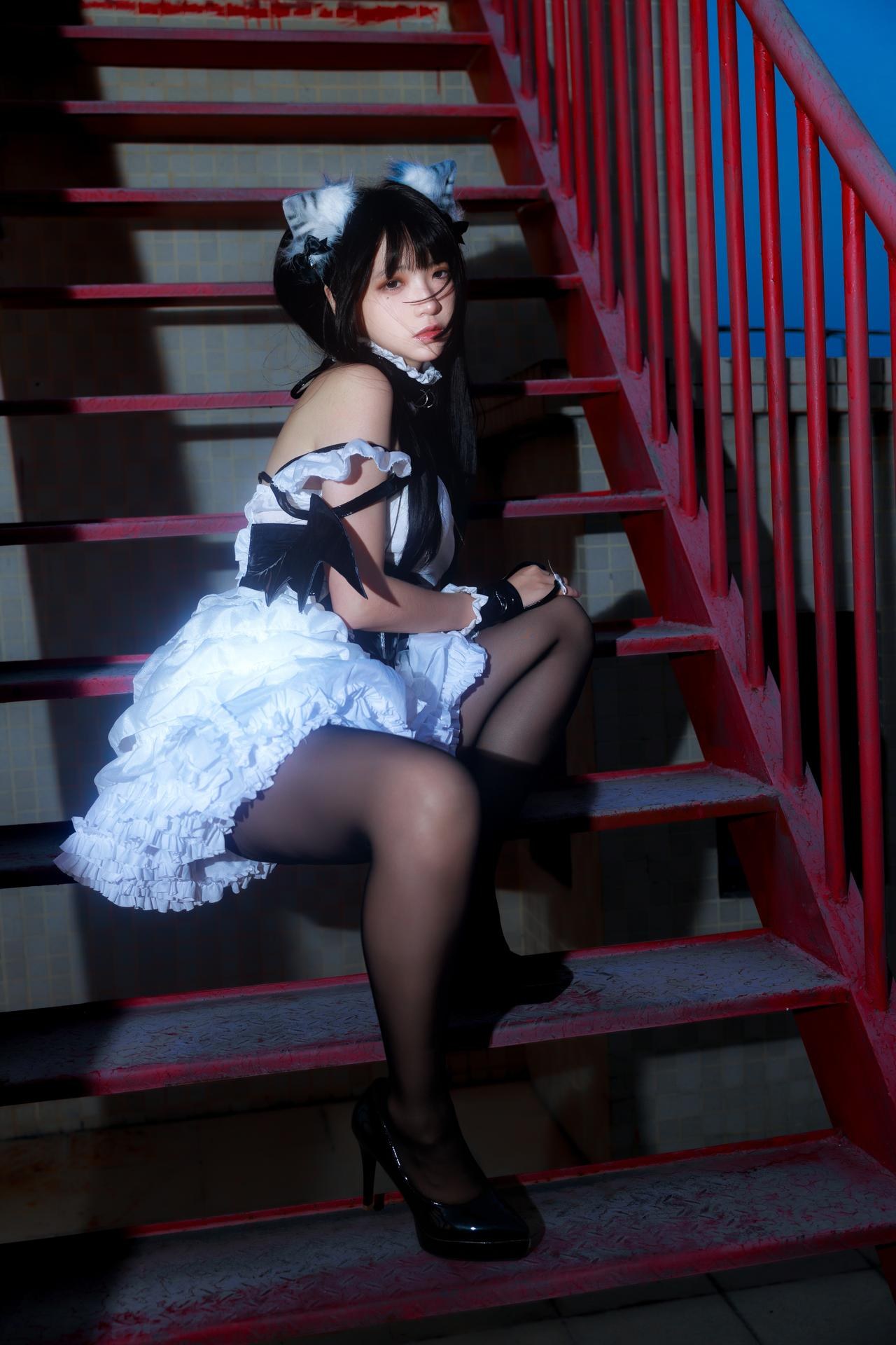 [写真] フォトセット 疯猫ss - 红梯女仆 红梯女仆制服 黑丝美腿私拍 40P