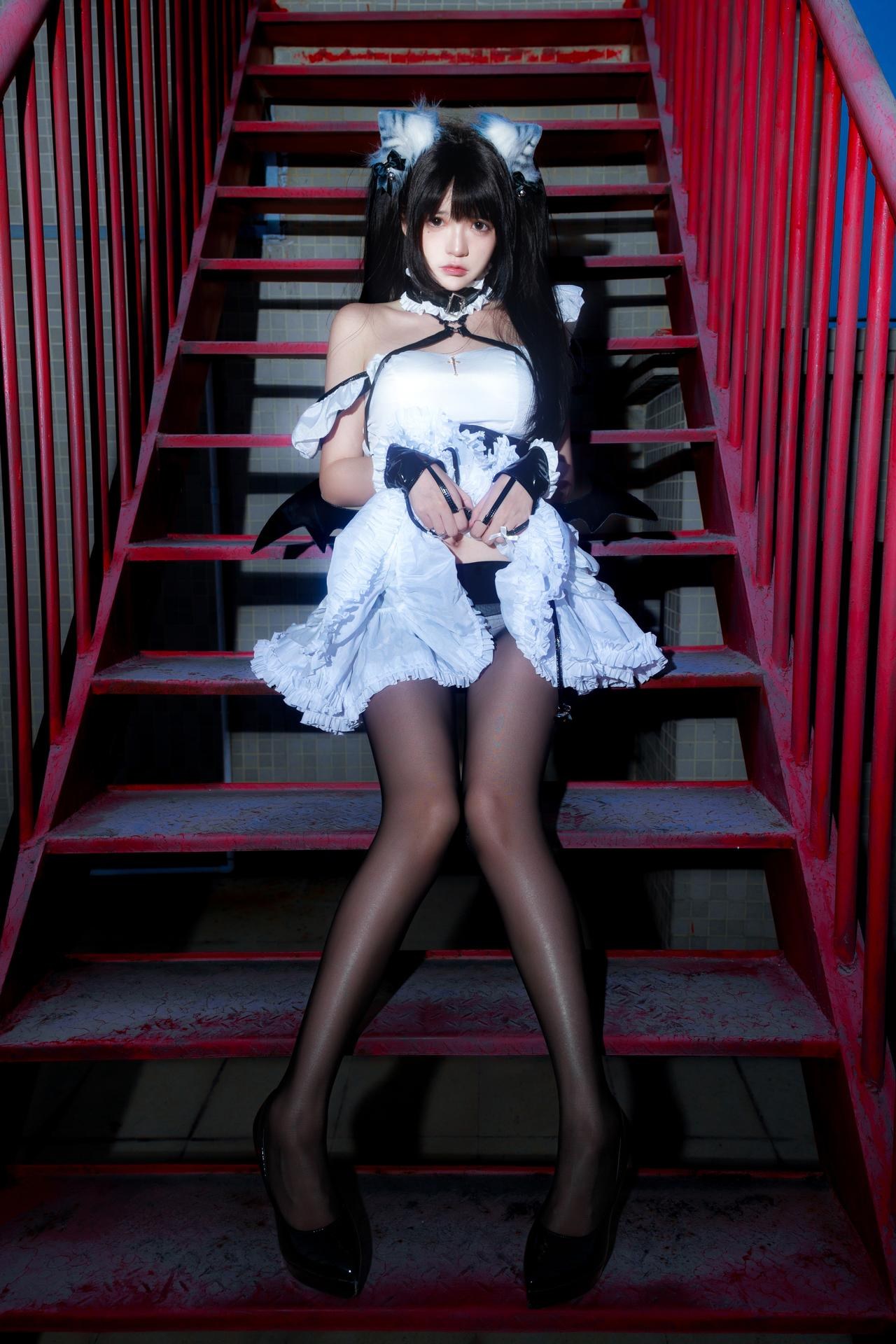 [写真] フォトセット 疯猫ss - 红梯女仆 红梯女仆制服 黑丝美腿私拍 40P