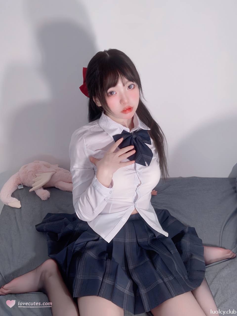 [Photo Set] Nide Zhenzhenu โฟโต้เซ็ต school-uniform styling, uniform styling, leg-focused poses, video extras 64P5V