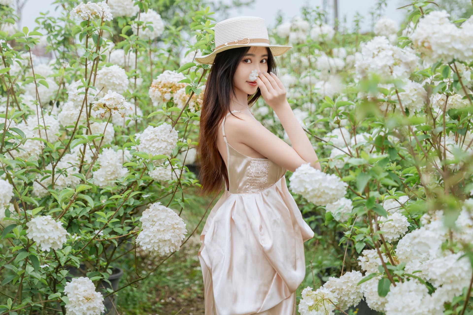 [Photo Set] Nnian - MissKON coser outdoor shoot, leg-focused poses 82P